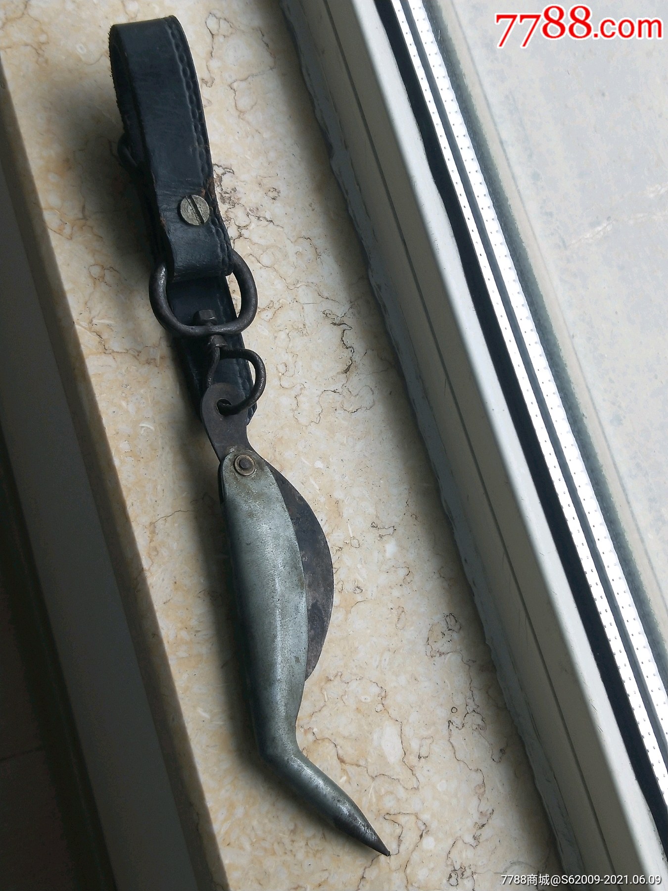 民国至建国初带链好品老鱼刀一把