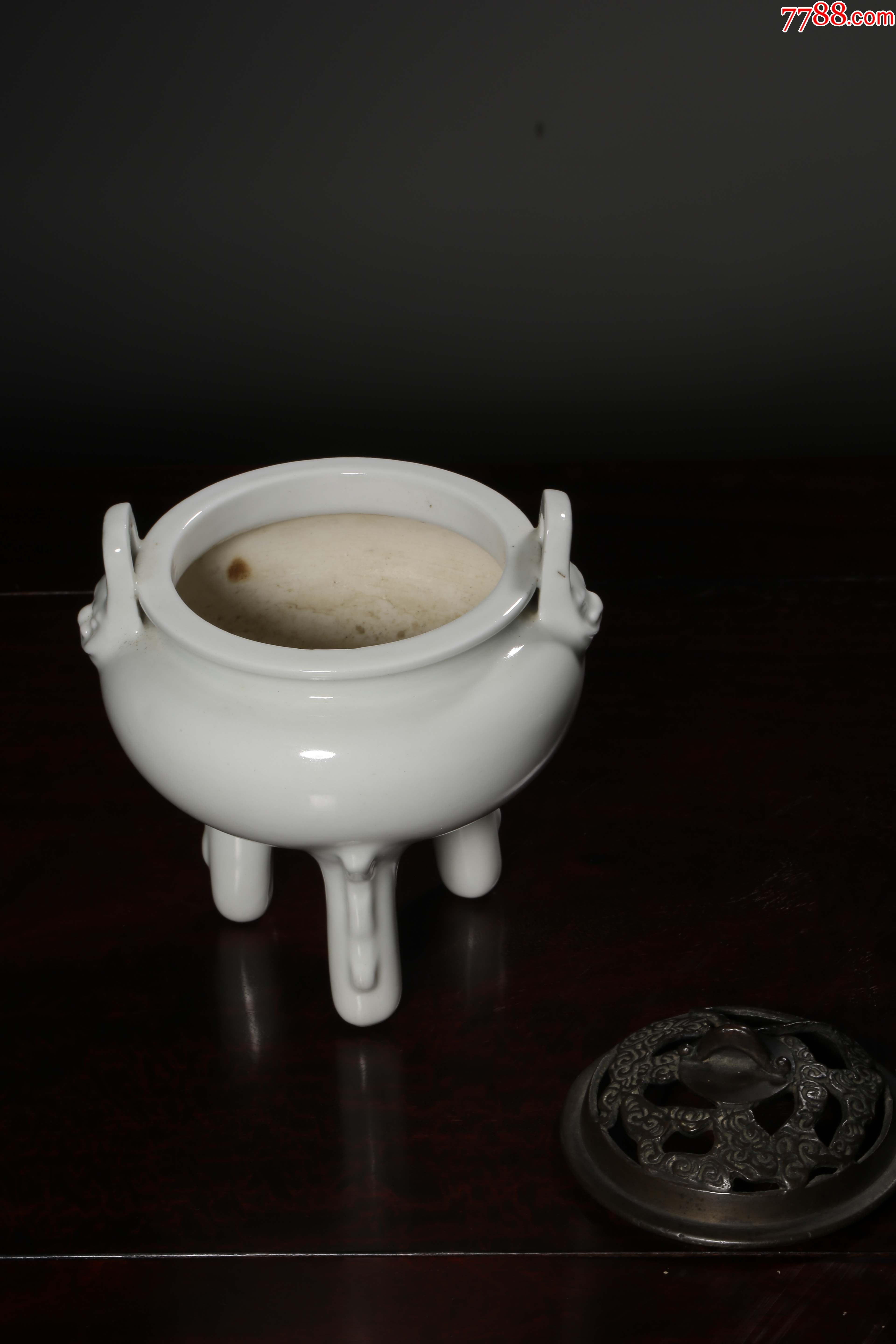 德化窑白瓷兽耳三足香炉(原配铜盖)