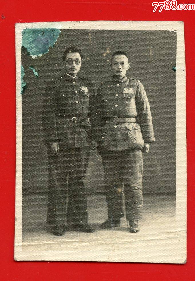 店内编号:l34 品种: 老照片-老照片 属性: 小型合影照,民国