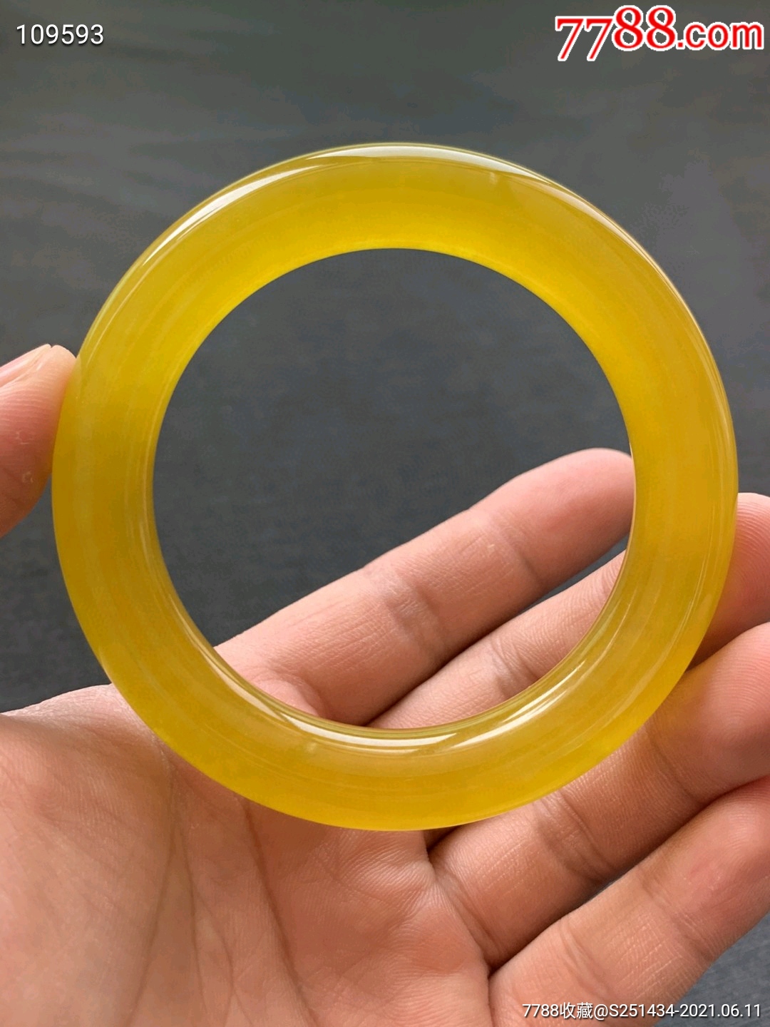 珍藏冰种黄翡翠手镯