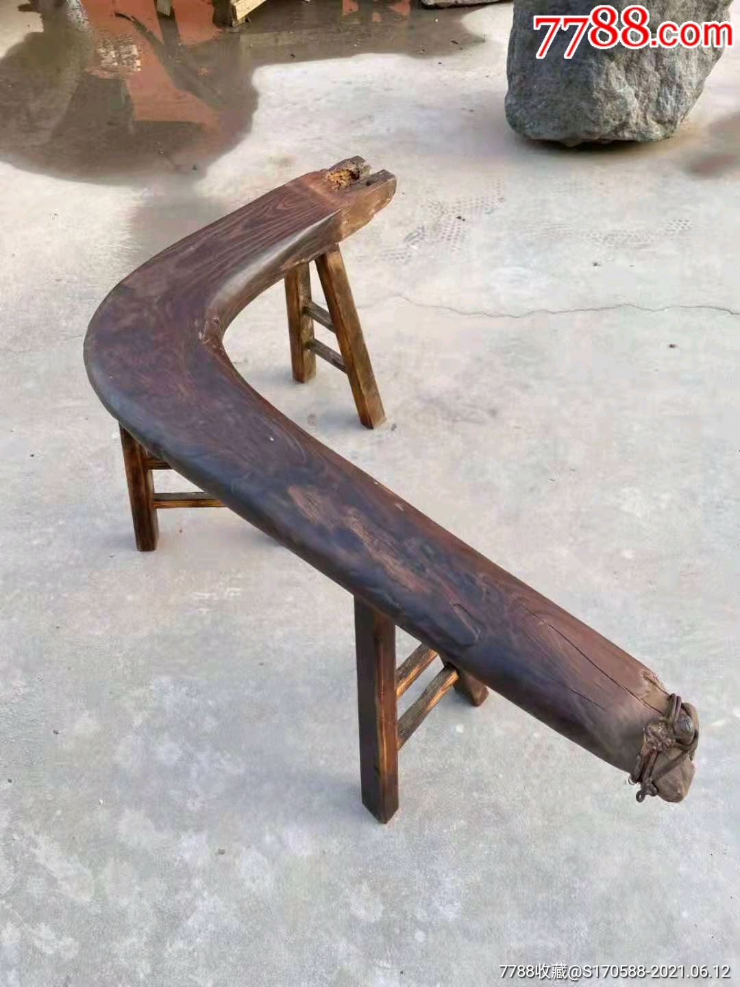 农村弯凳,柏木,腿残后配.长105厘米高48厘米.