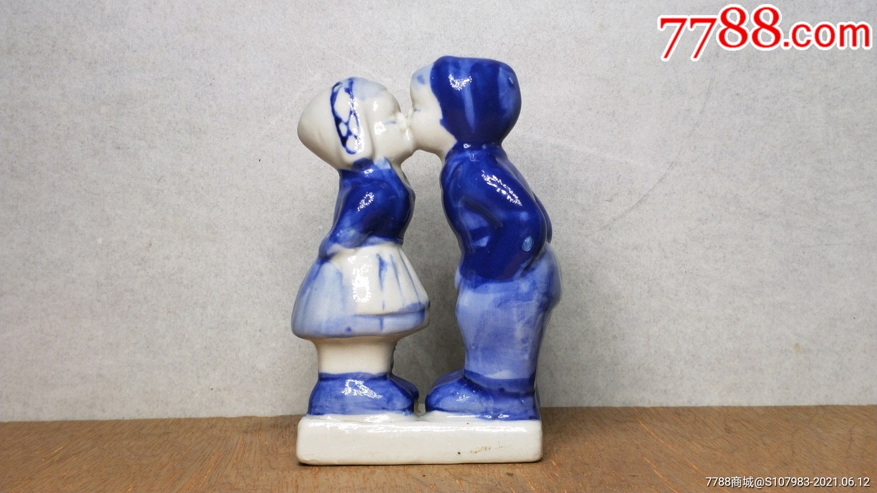 亲嘴瓷娃娃_第1张_7788陶瓷