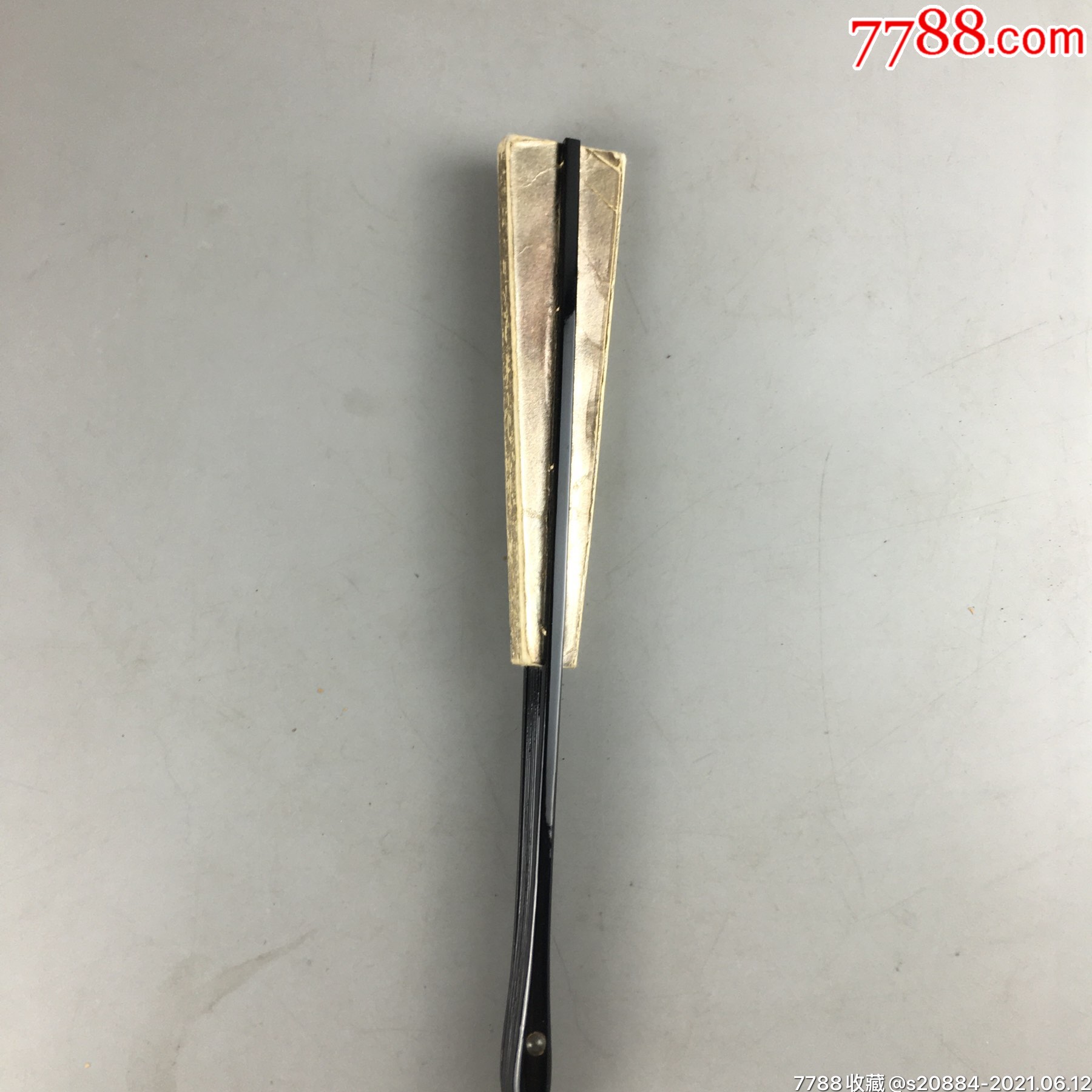 民国时期空白银白色扇子