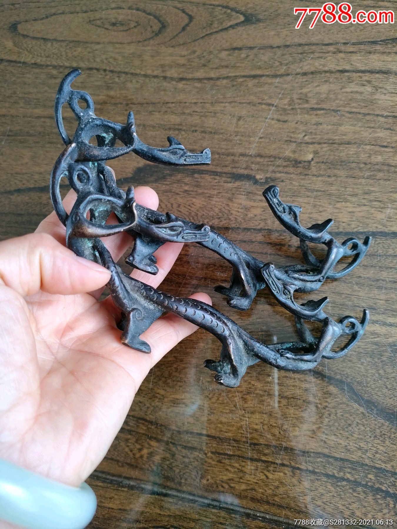 清代铜雕龙纹笔架一对