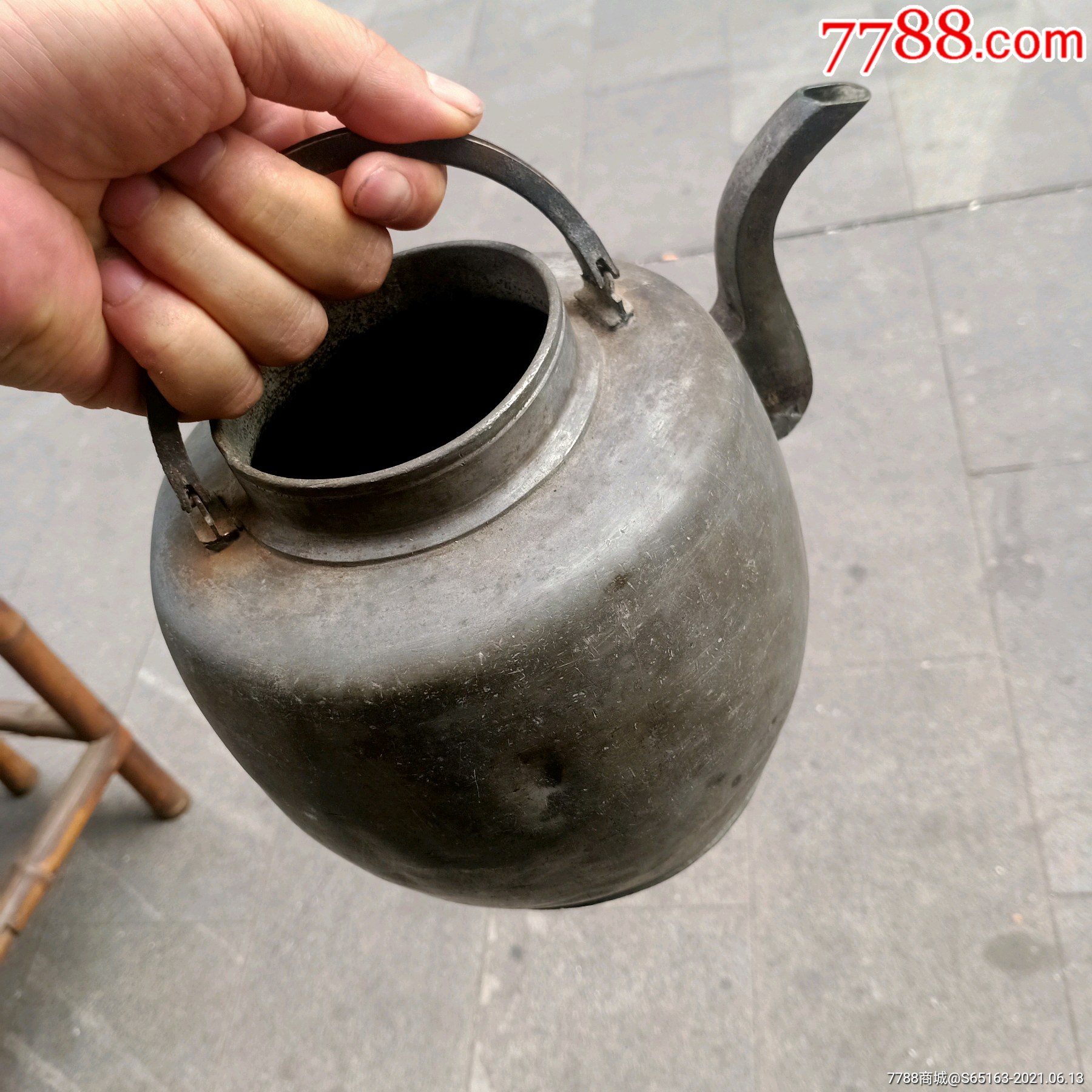 民国厚重的锡壶一把