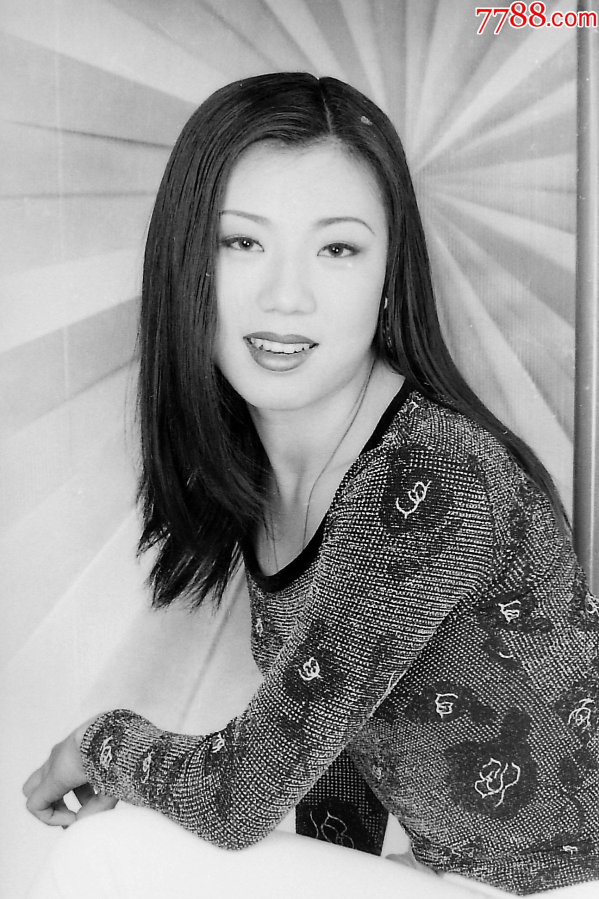 美女艺术照(只上传反转后的照片部分)【135老底片】