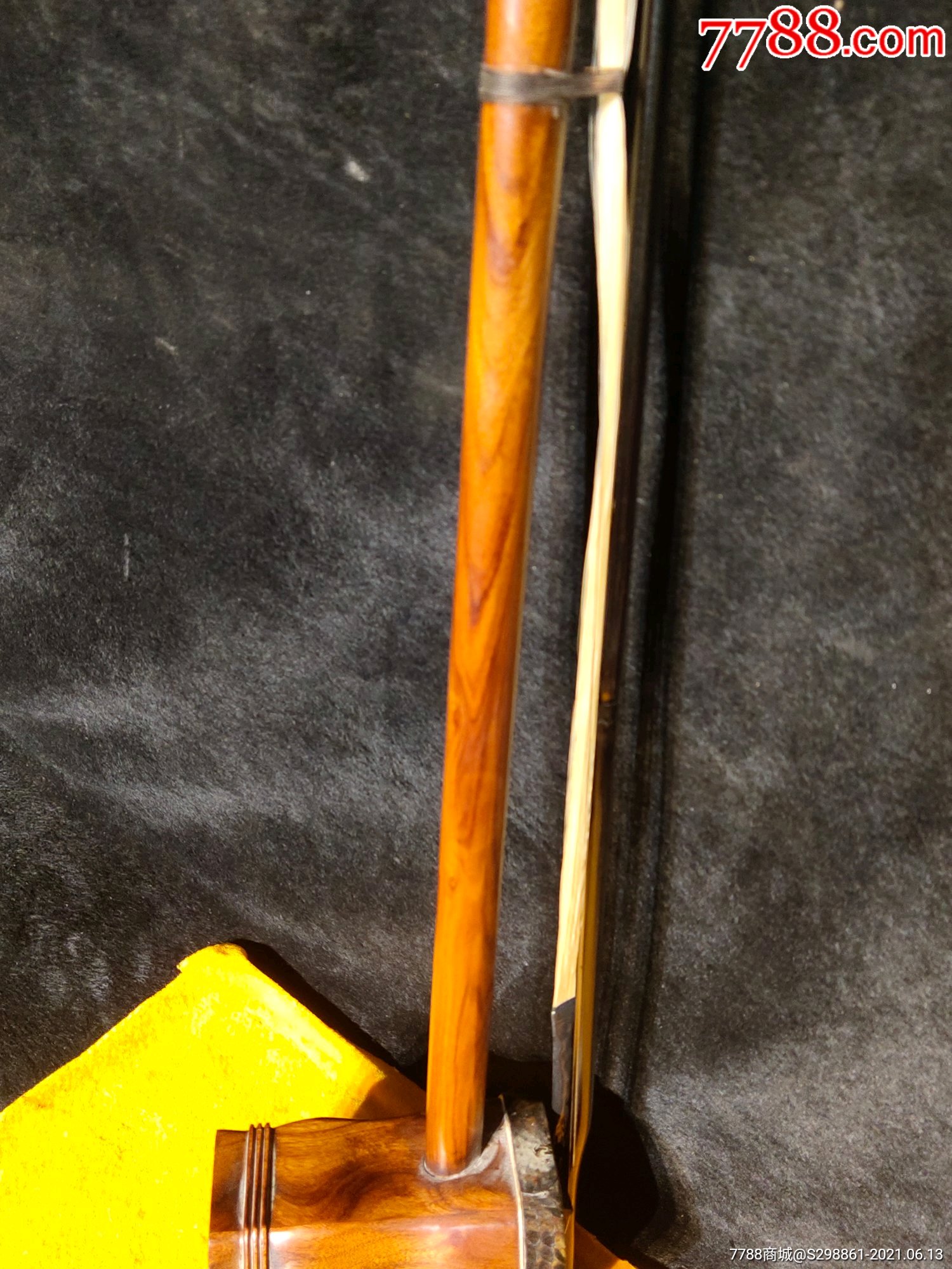 偶得民国九年镶骨黄花梨二胡一把木质花纹清晰包存完整音质细腻响亮