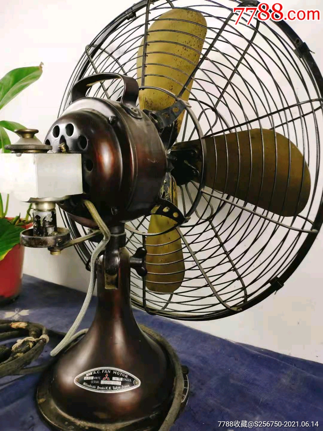 民国时期日本东京三菱老电风扇.原装进口.110伏交流电.铜制扇叶.