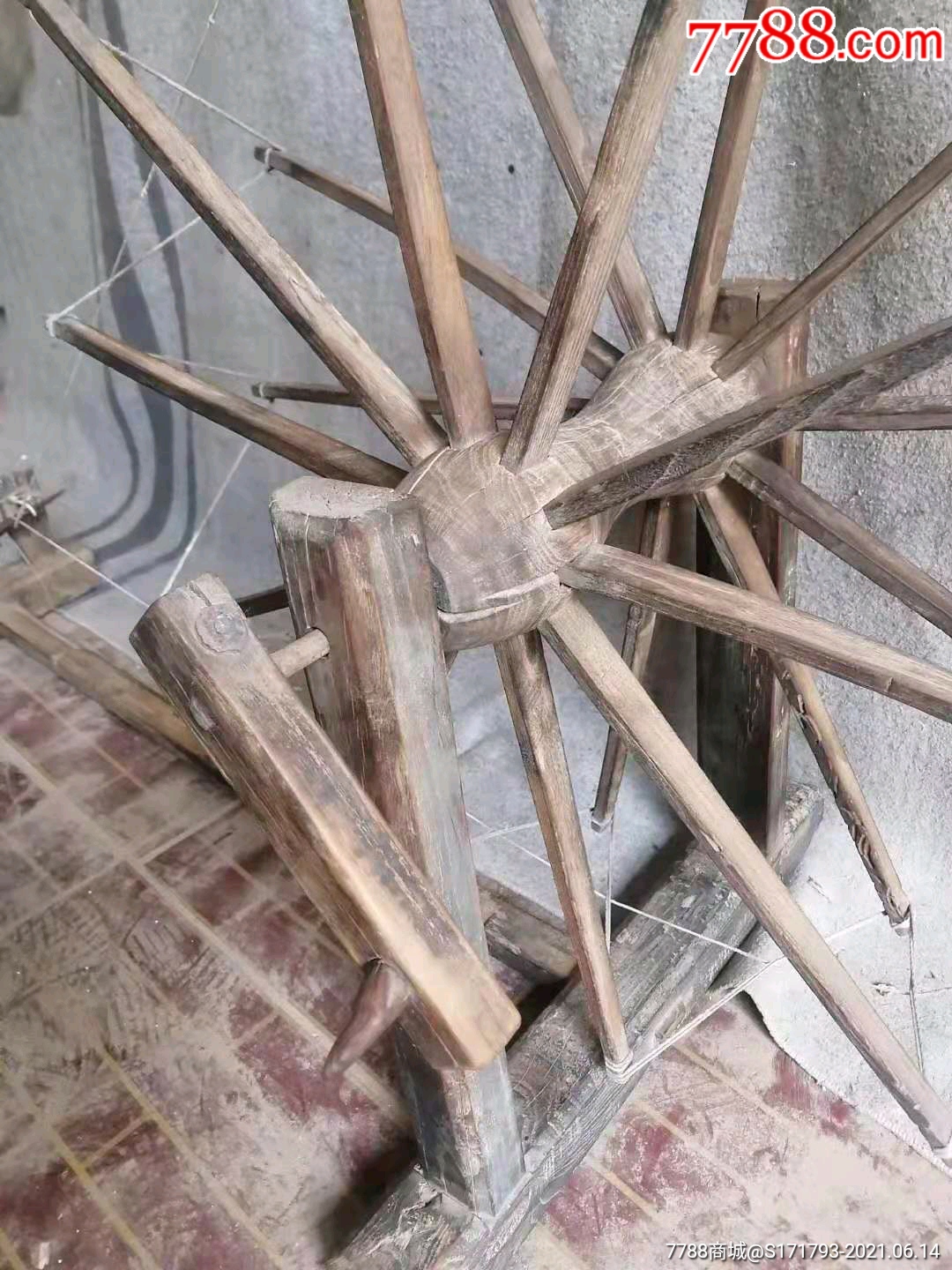 民俗老物件,纺线用的老纺车
