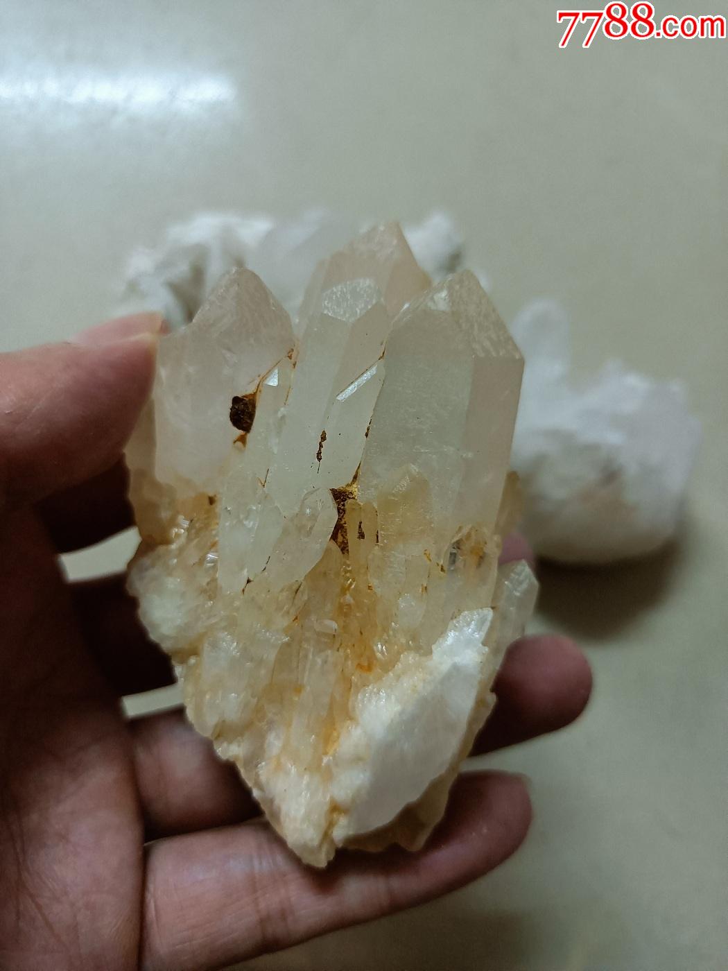 5735新疆水晶晶簇原石3个共约610克