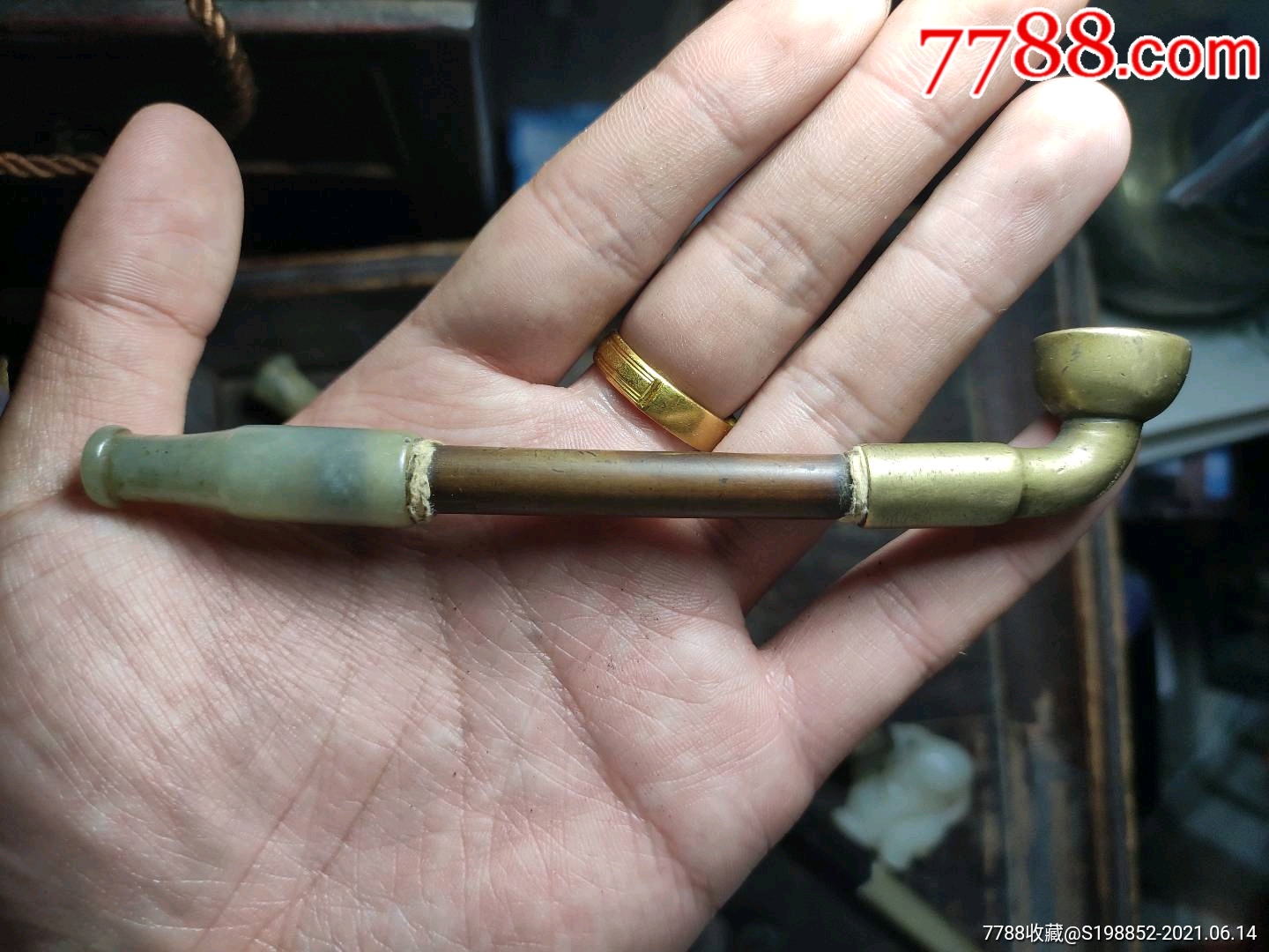 和田玉掌中宝小烟袋