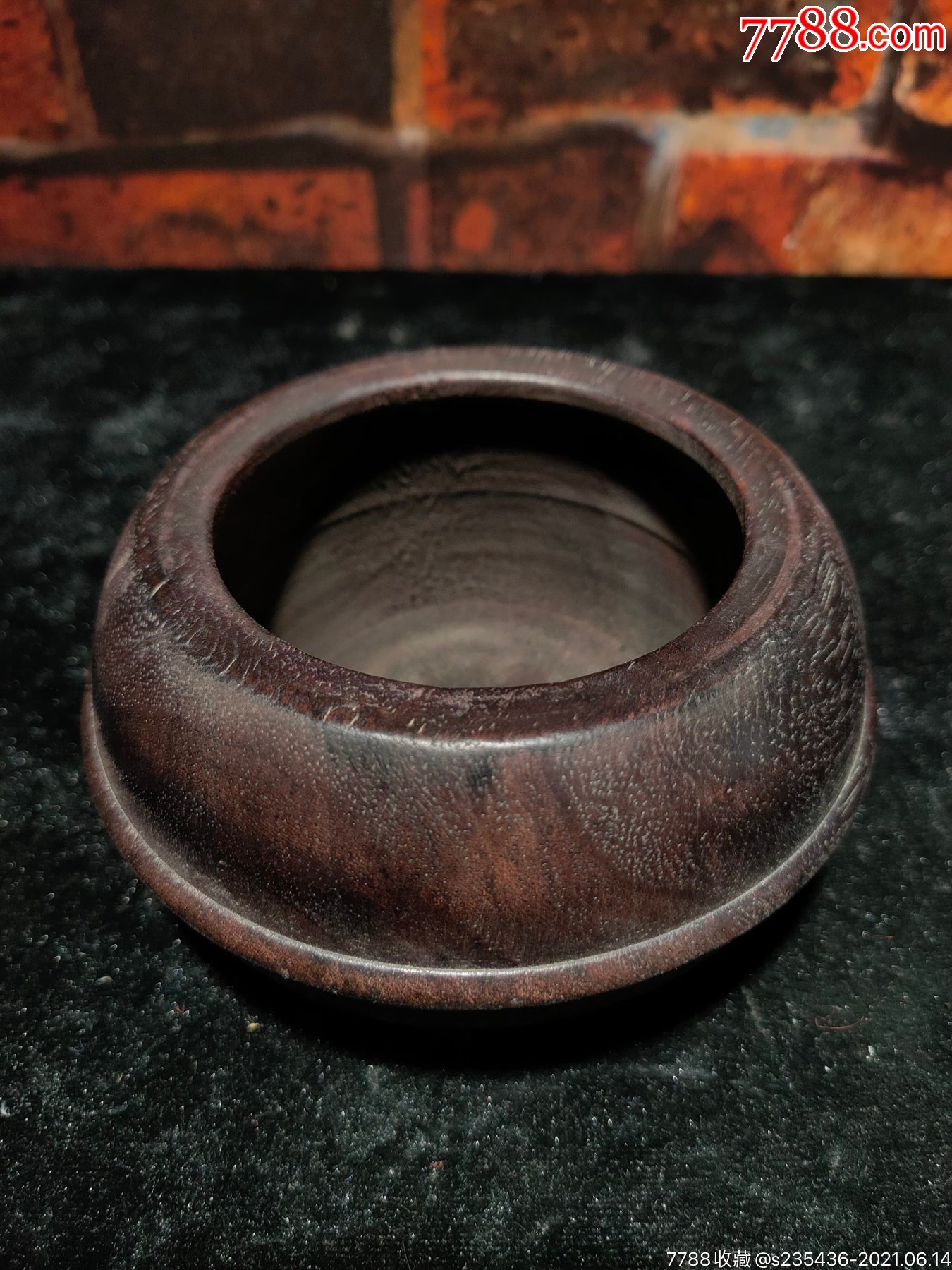 清代时期紫檀木手捧熏香炉一个保存完整包浆浓厚皮克一流完美保老保真
