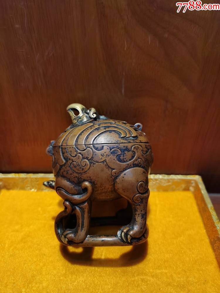 清代鎏金铜熏香炉.