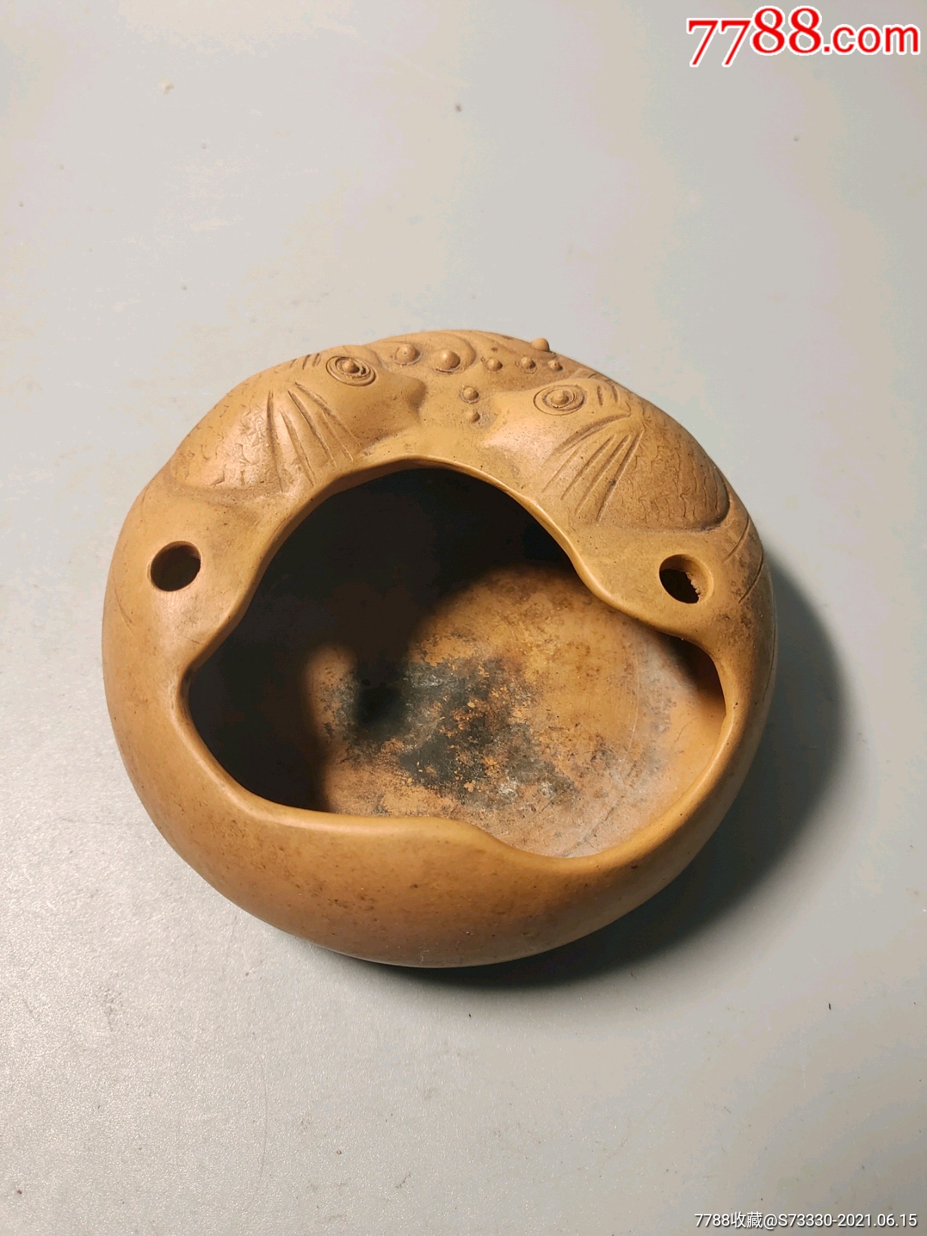 八*十年代,带作者款,双鱼紫砂烟灰缸一只