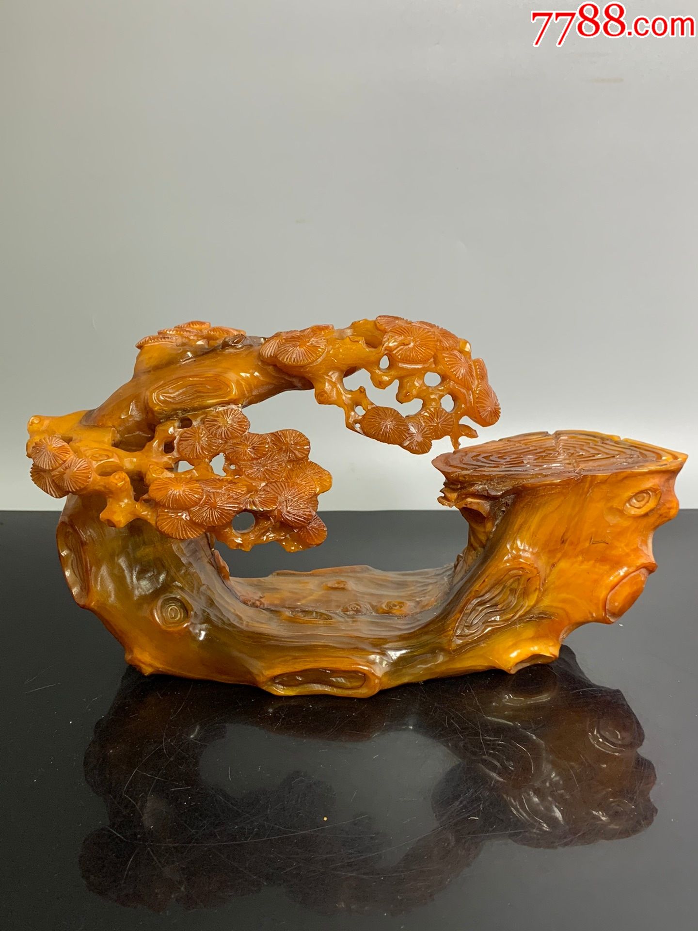 纯手工雕刻牛角松树摆件