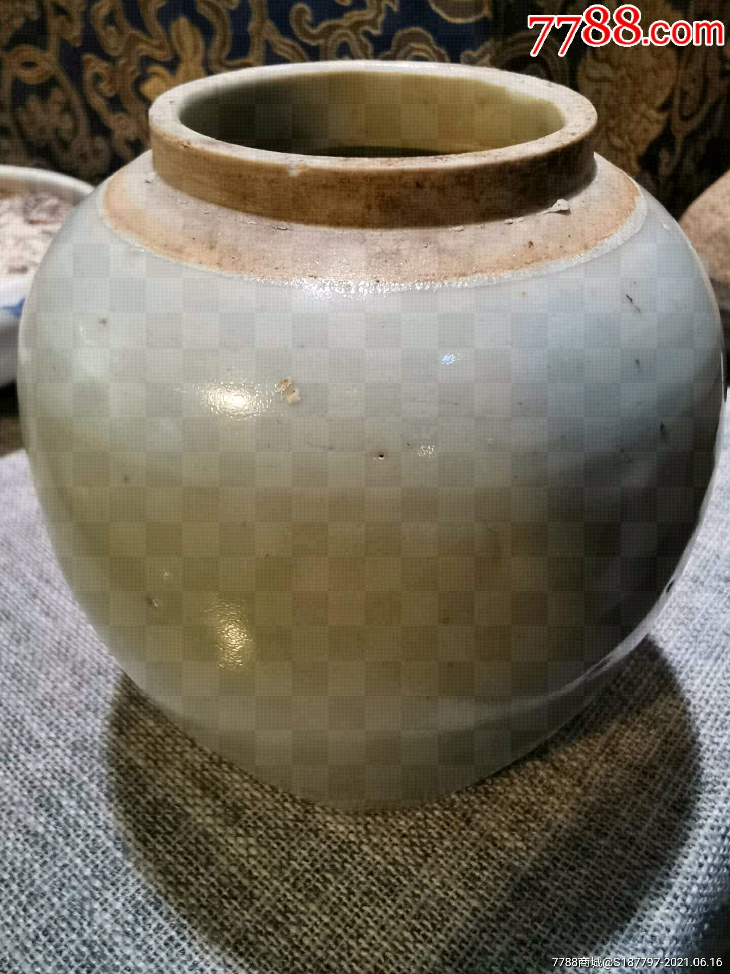 清中期宜兴白交趾罐