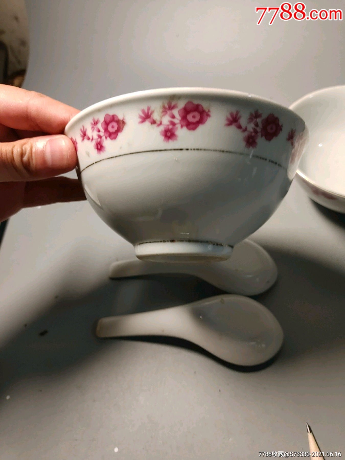 567瓷器,70年代红花小碗一对