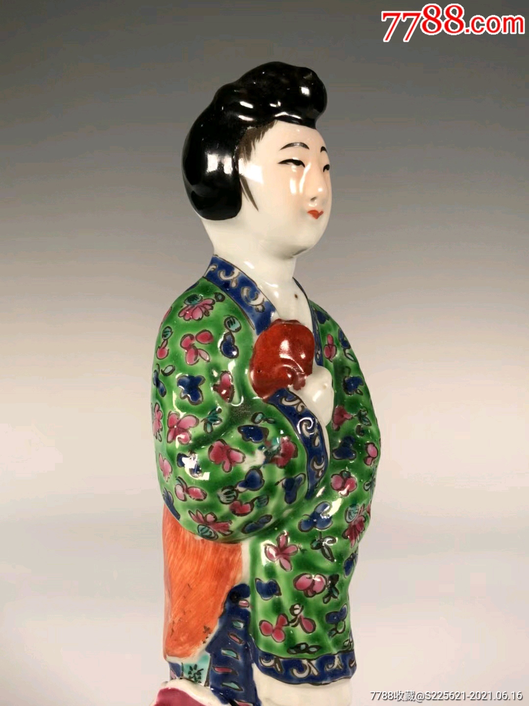 民国王荃记造粉彩人物瓷塑仕女像