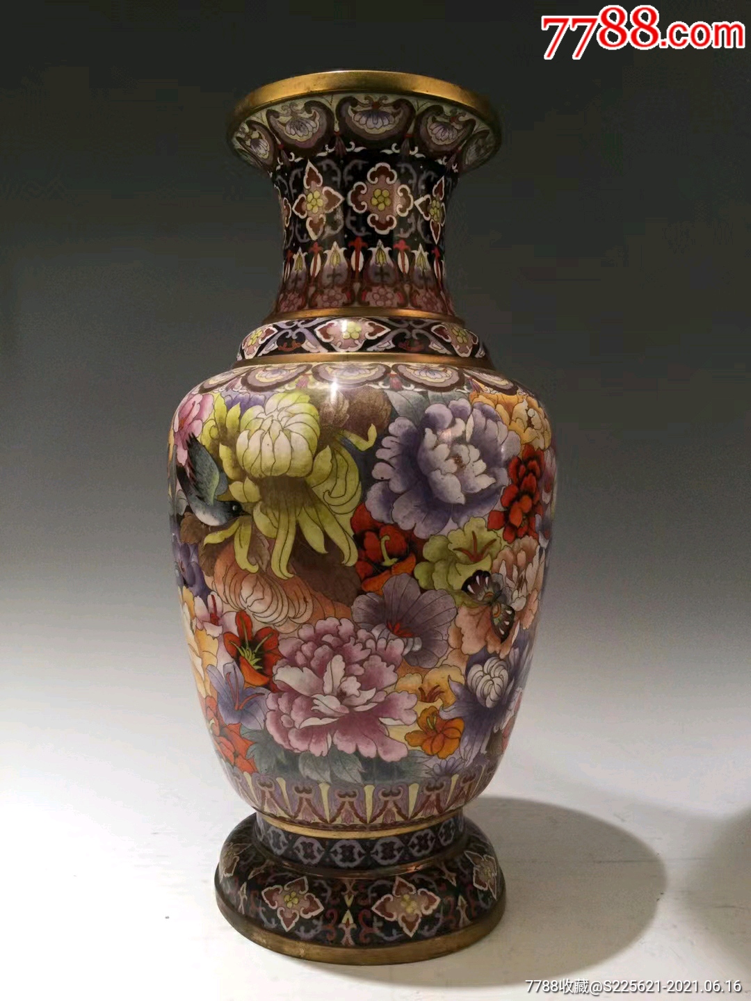 创汇时期精品超大景泰蓝百花花鸟蝶纹瓶