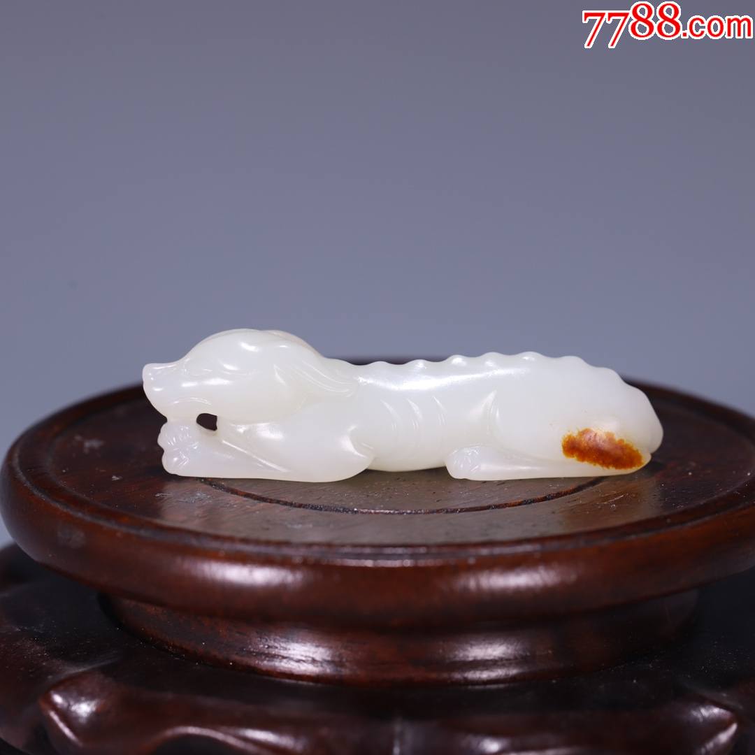 和田玉卧犬雕件