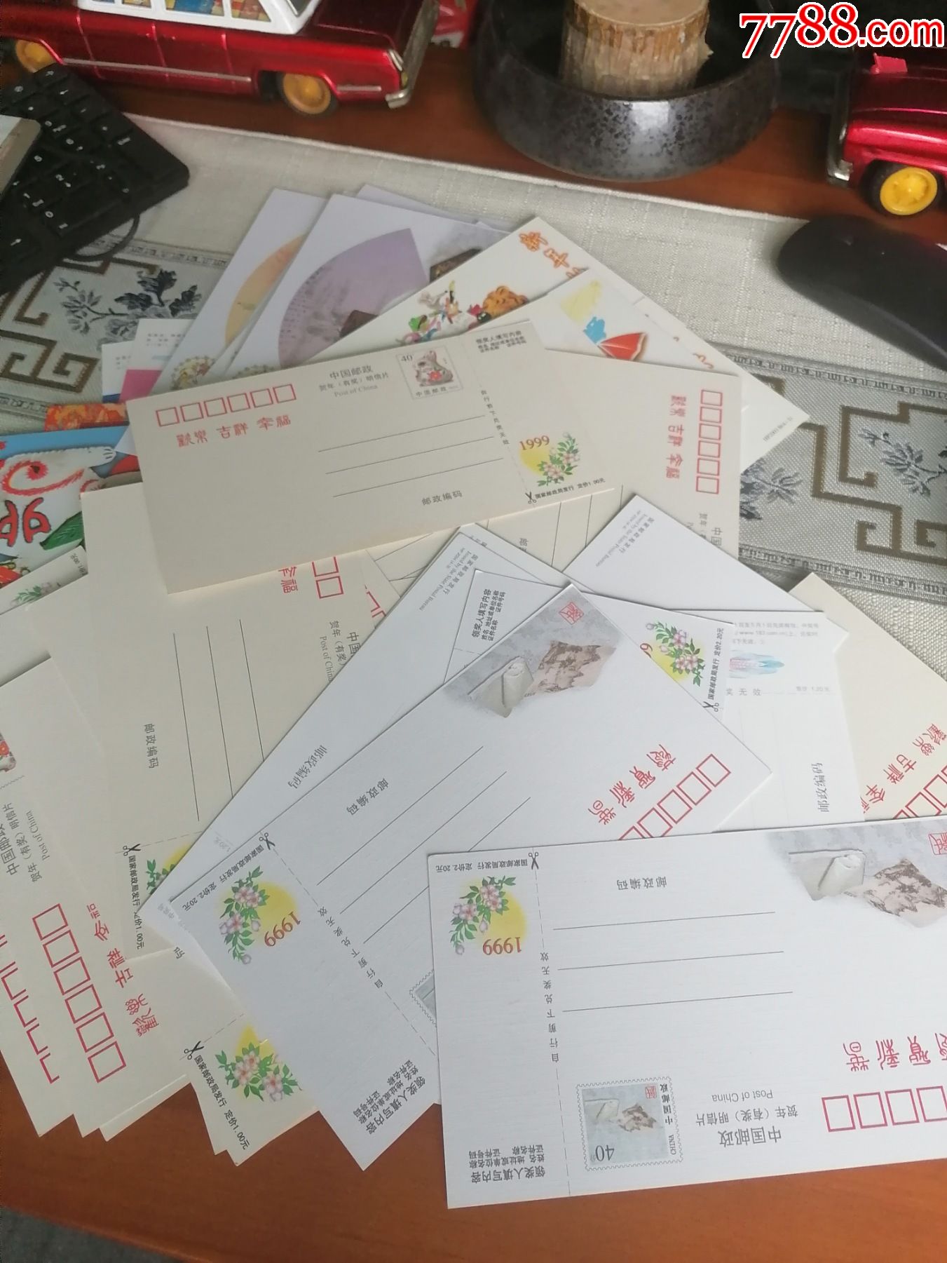 各种明信片一堆