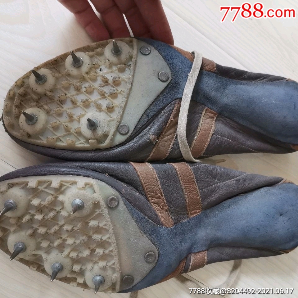 老式跑步鞋运动鞋火炬牌钉子鞋短跑上世纪41码,实物实拍