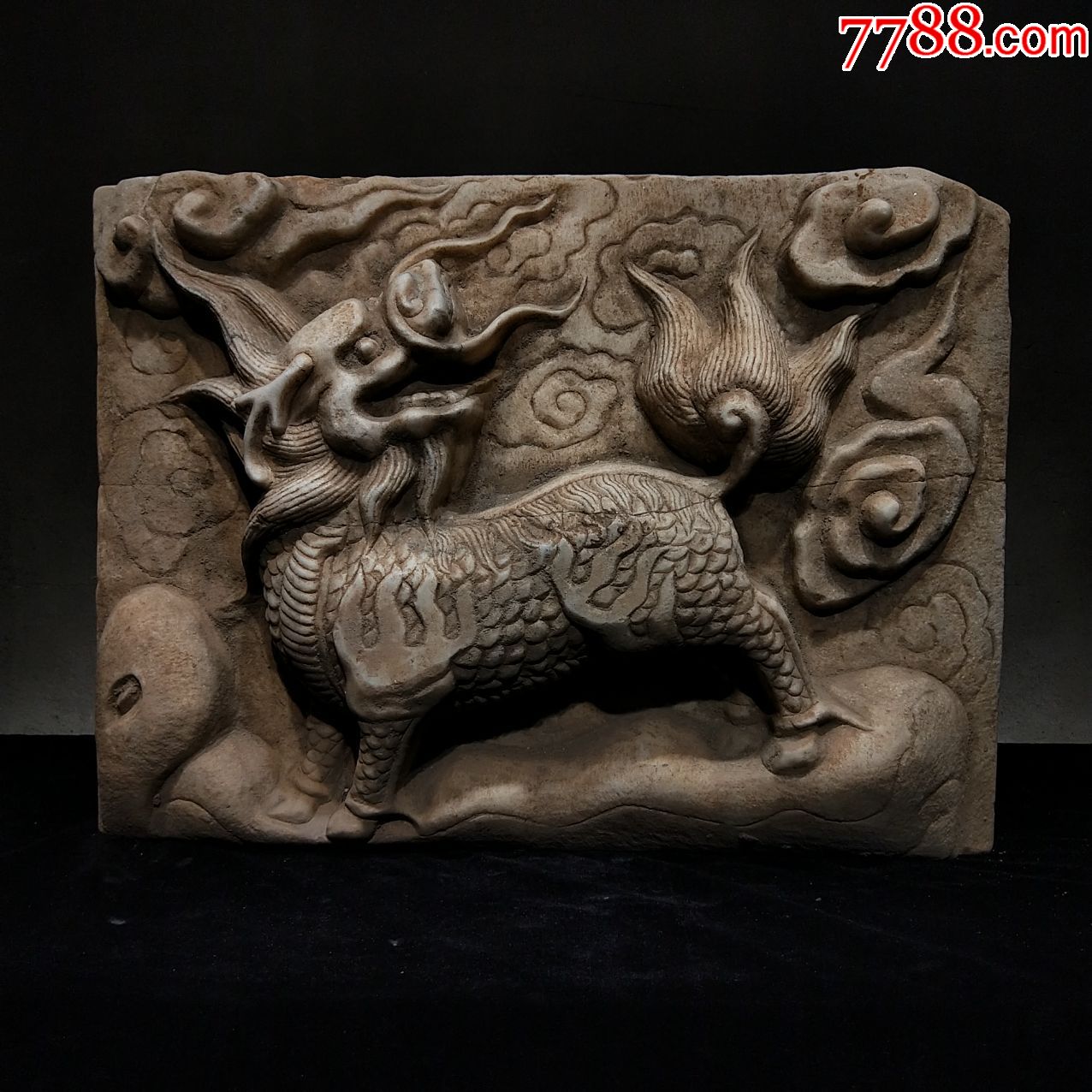 精美高浮雕麒麟石板像