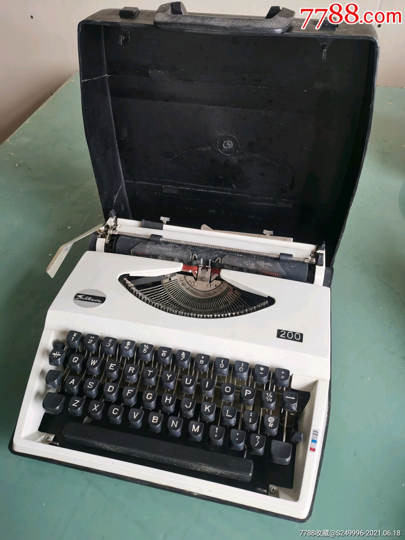 飞鱼牌老式手提打字机