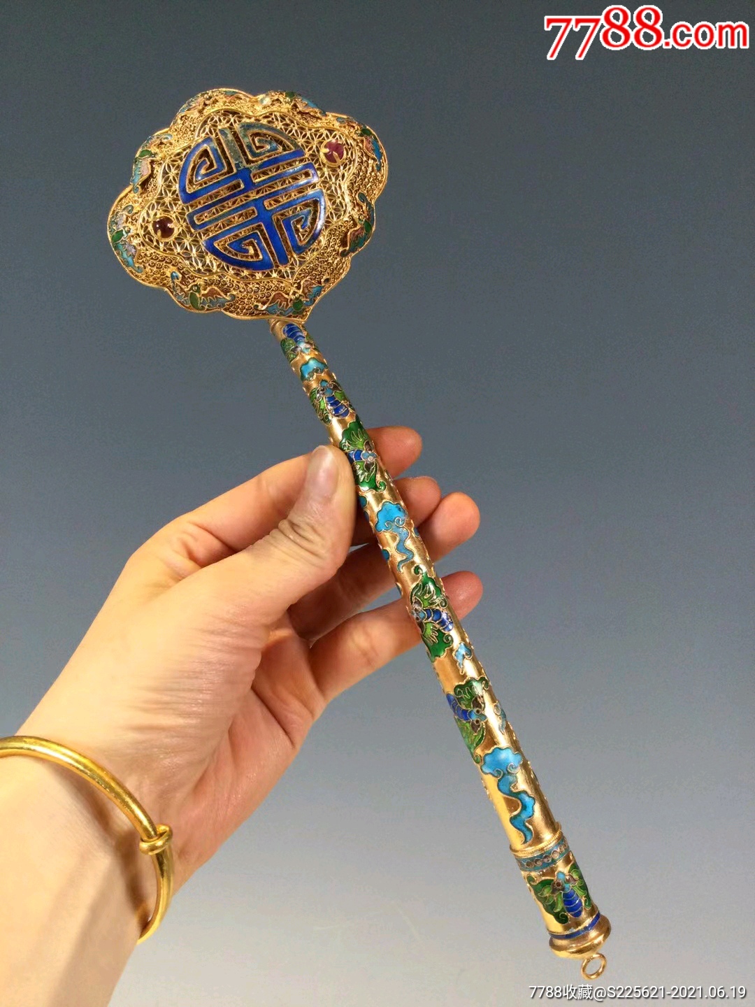 纯银鎏金烧蓝嵌宝石如意一柄