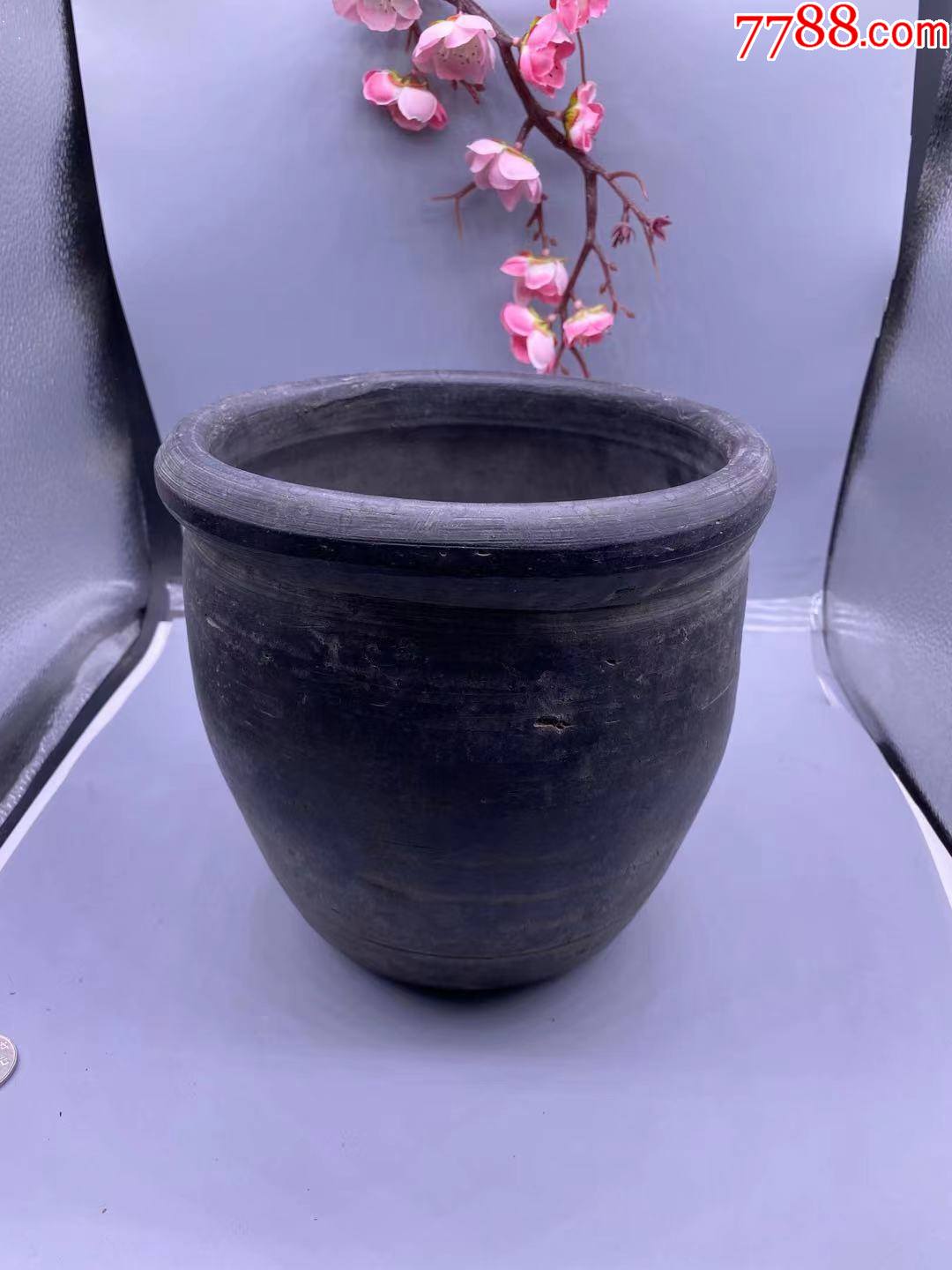 老黑陶罐,尺寸19厘米,品相如图,220包快递