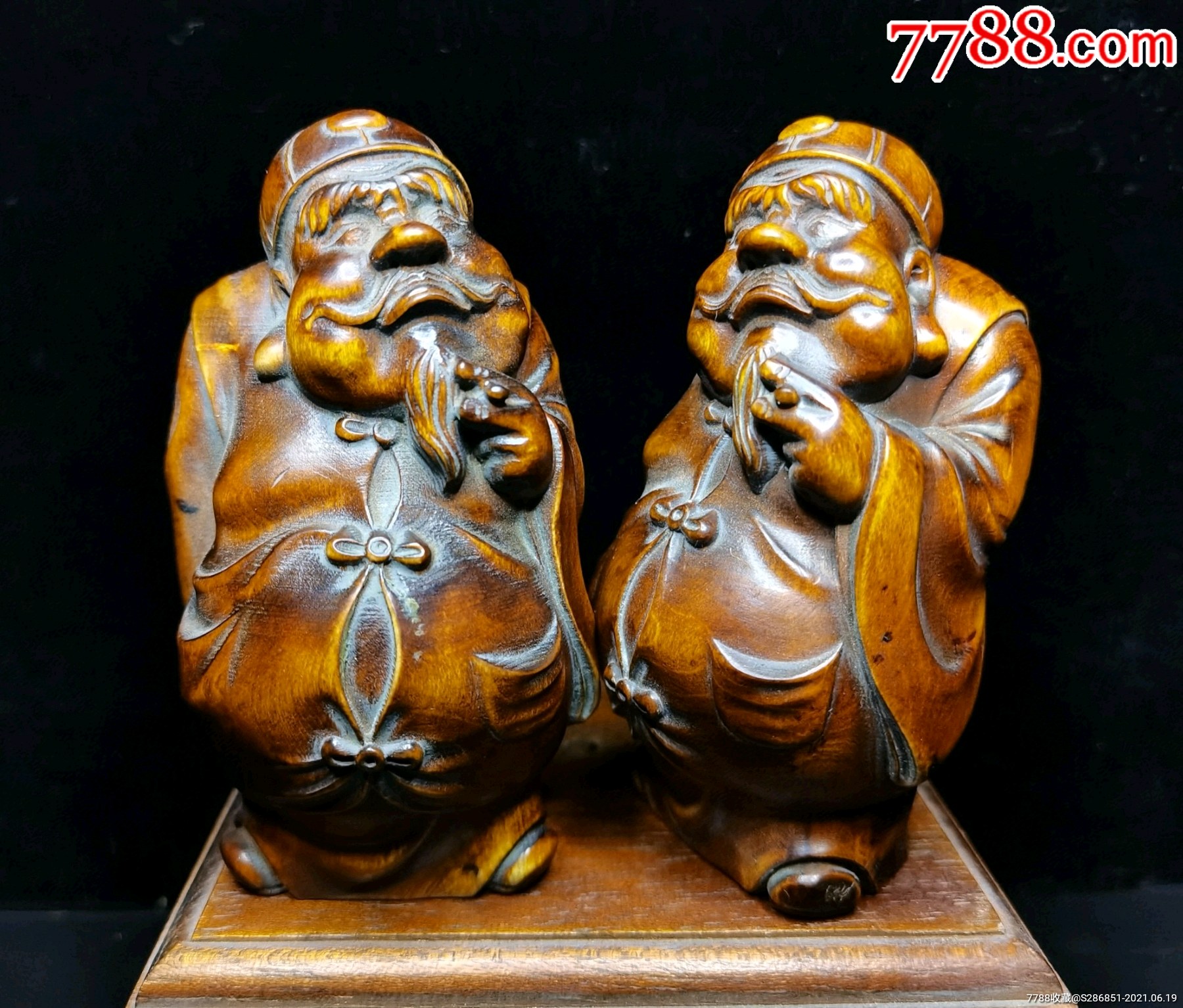 黄杨木地主老财一对不议价