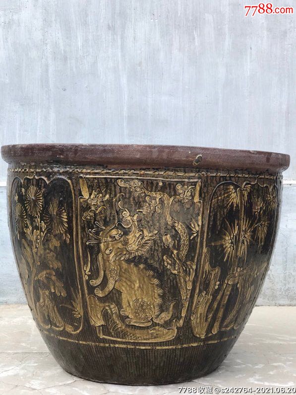 清代荷花缸,保存完整,图案清晰漂亮,釉水一流,寓意祥和,包浆温润,器型