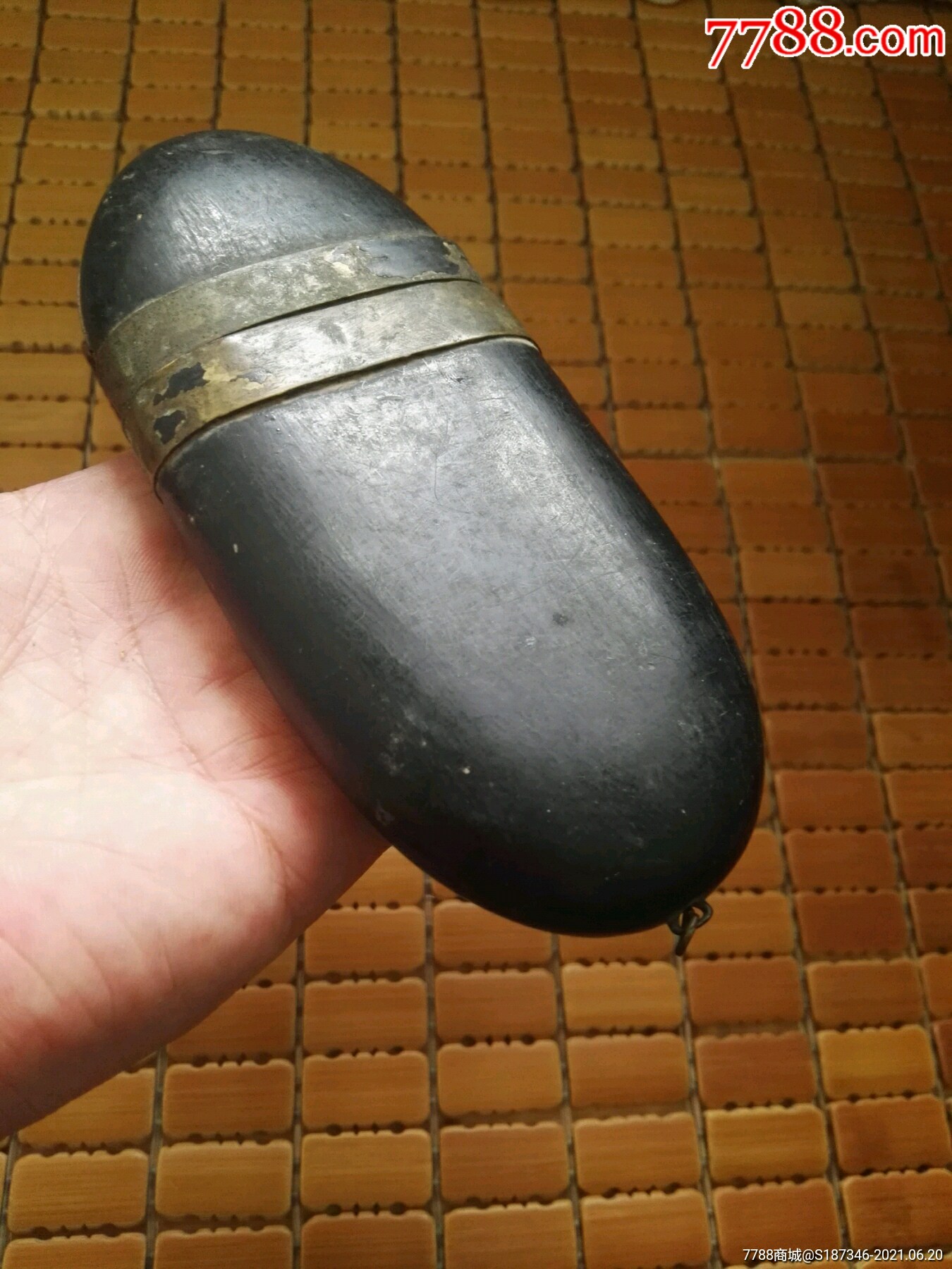 清代老铜包黑漆木眼镜盒!个头大!品相基本完整!