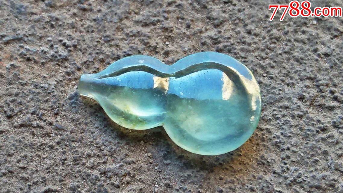 清代老坑口翡翠料做的.翡翠玻璃种起萤光双边葫芦挂件.带证书.