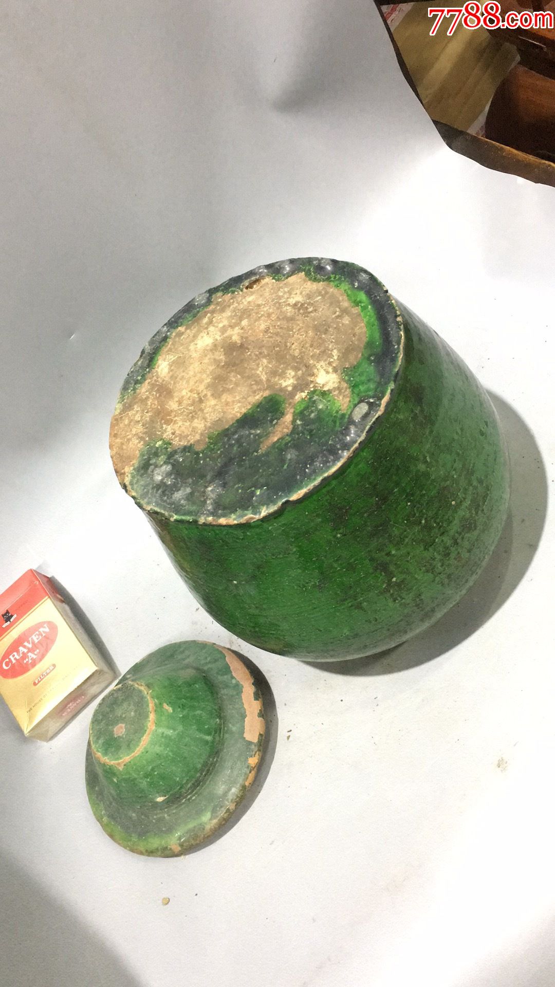 绿釉罐子