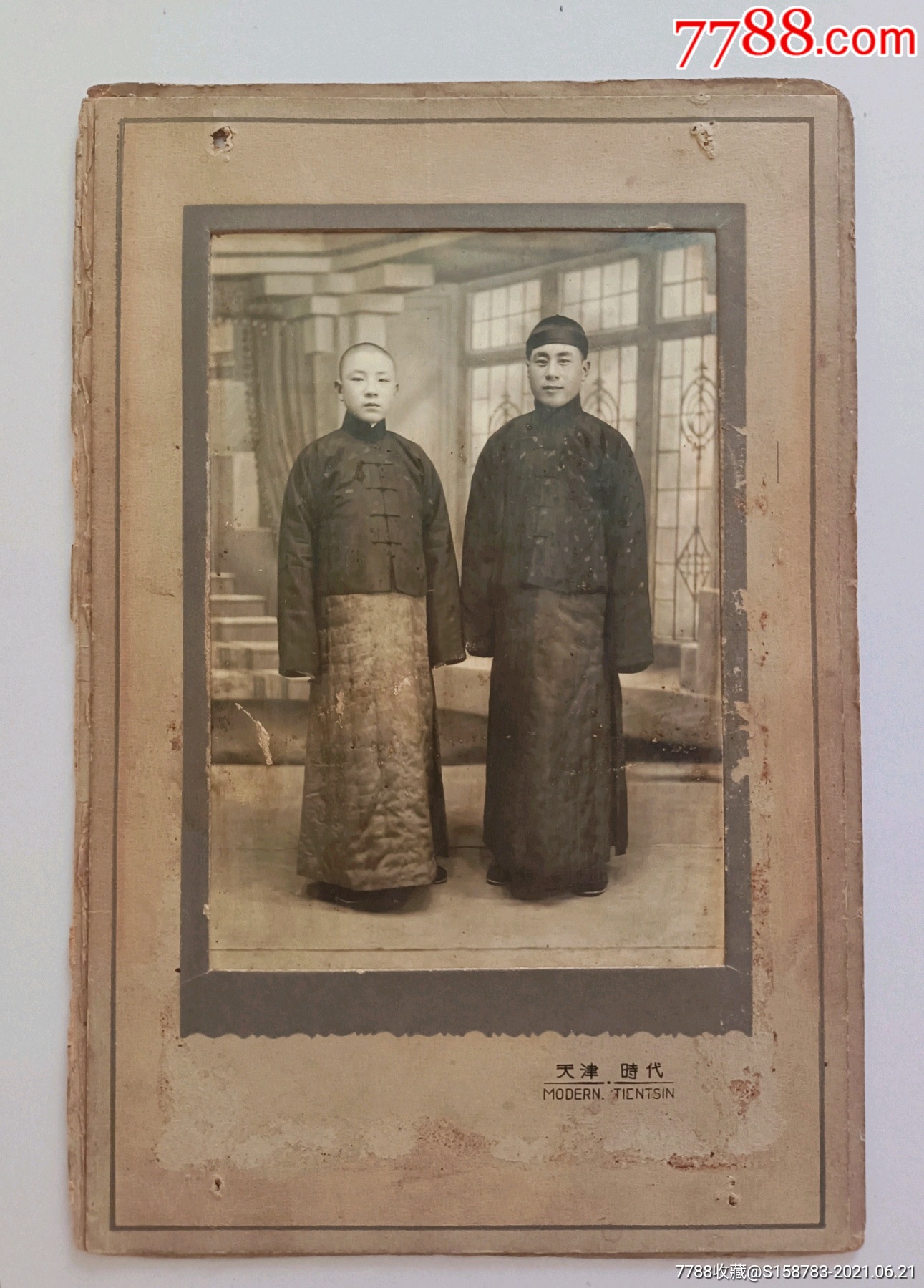 民国晋商兄弟俩在天津的留影