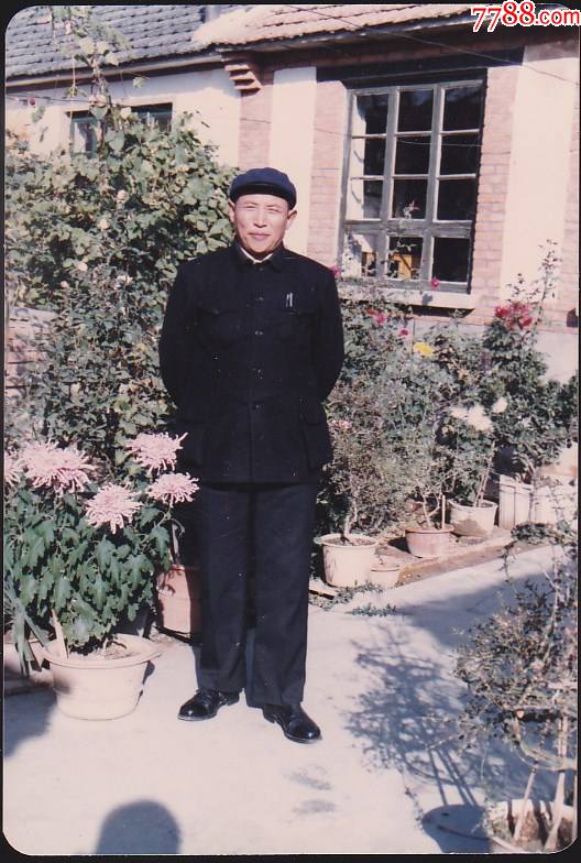 男子穿中山装留影-老照片-7788商城__七七八八商品交易平台(7788.com)