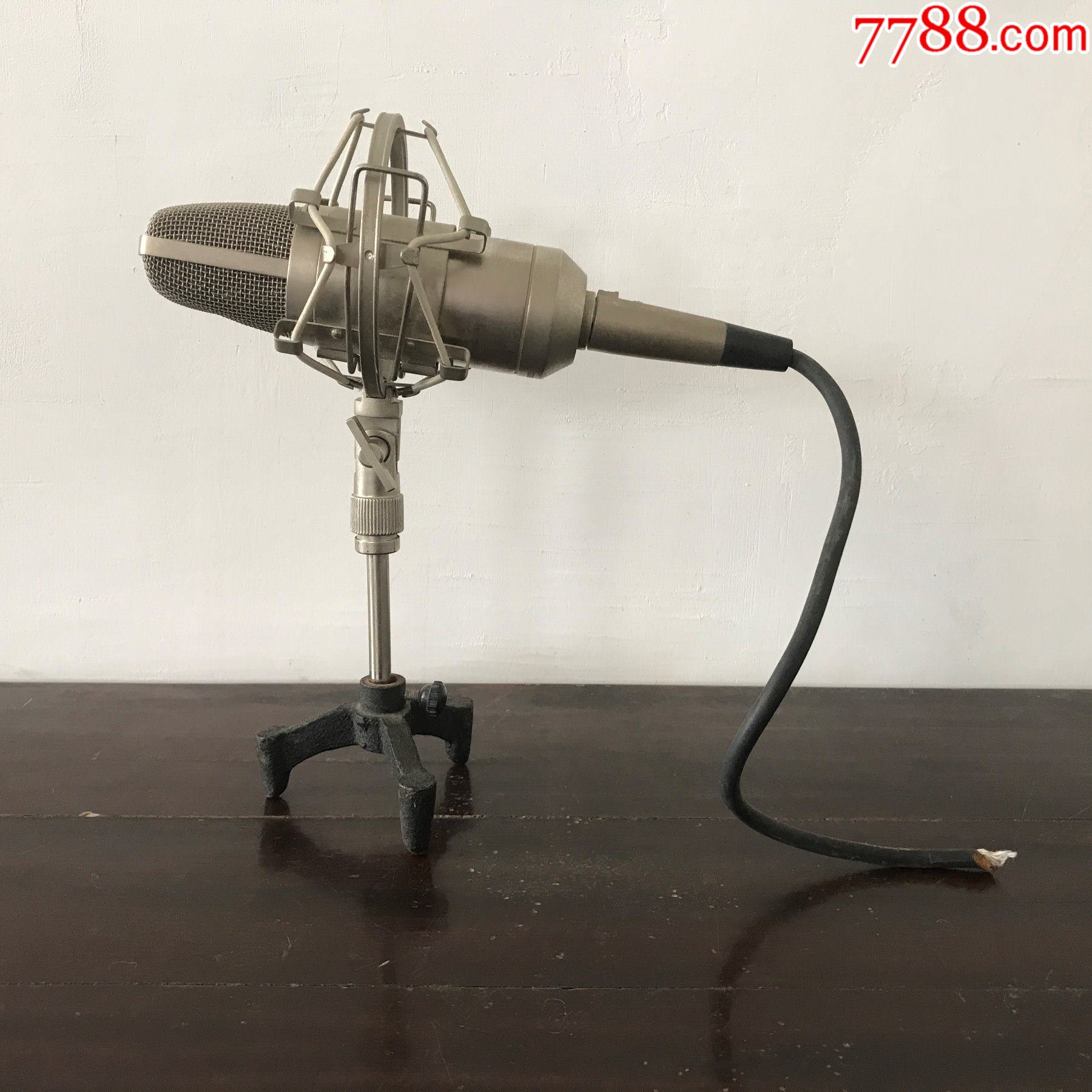老式话筒支架话筒录音话筒