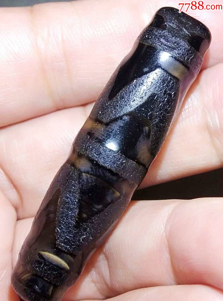 4928藏传黑色虎纹老天珠