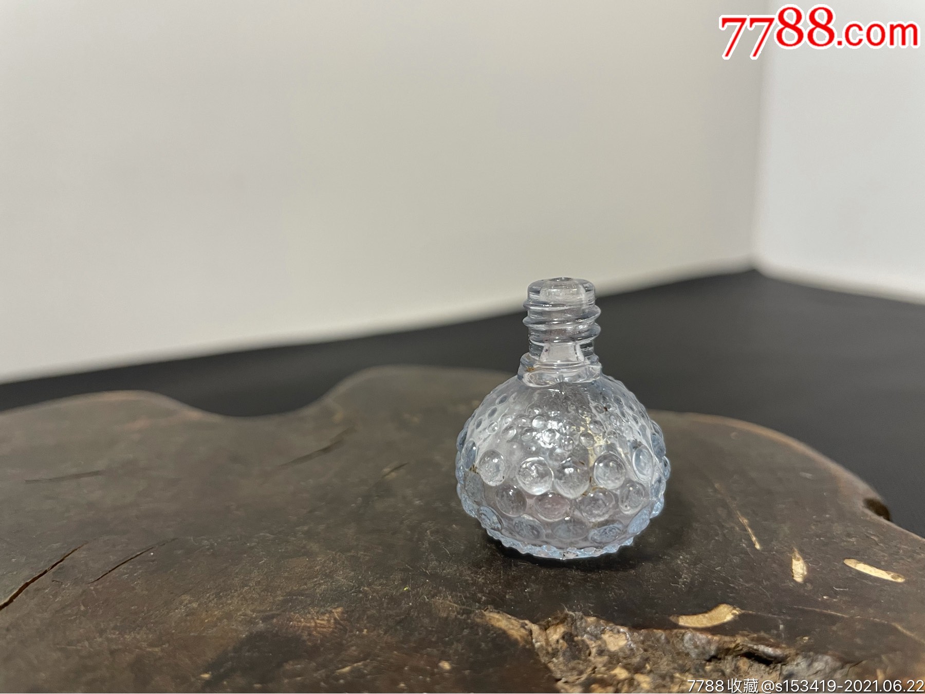 民国香水瓶如图包老包邮喜欢带走诚意卖老货每天更新货架欢迎关注我