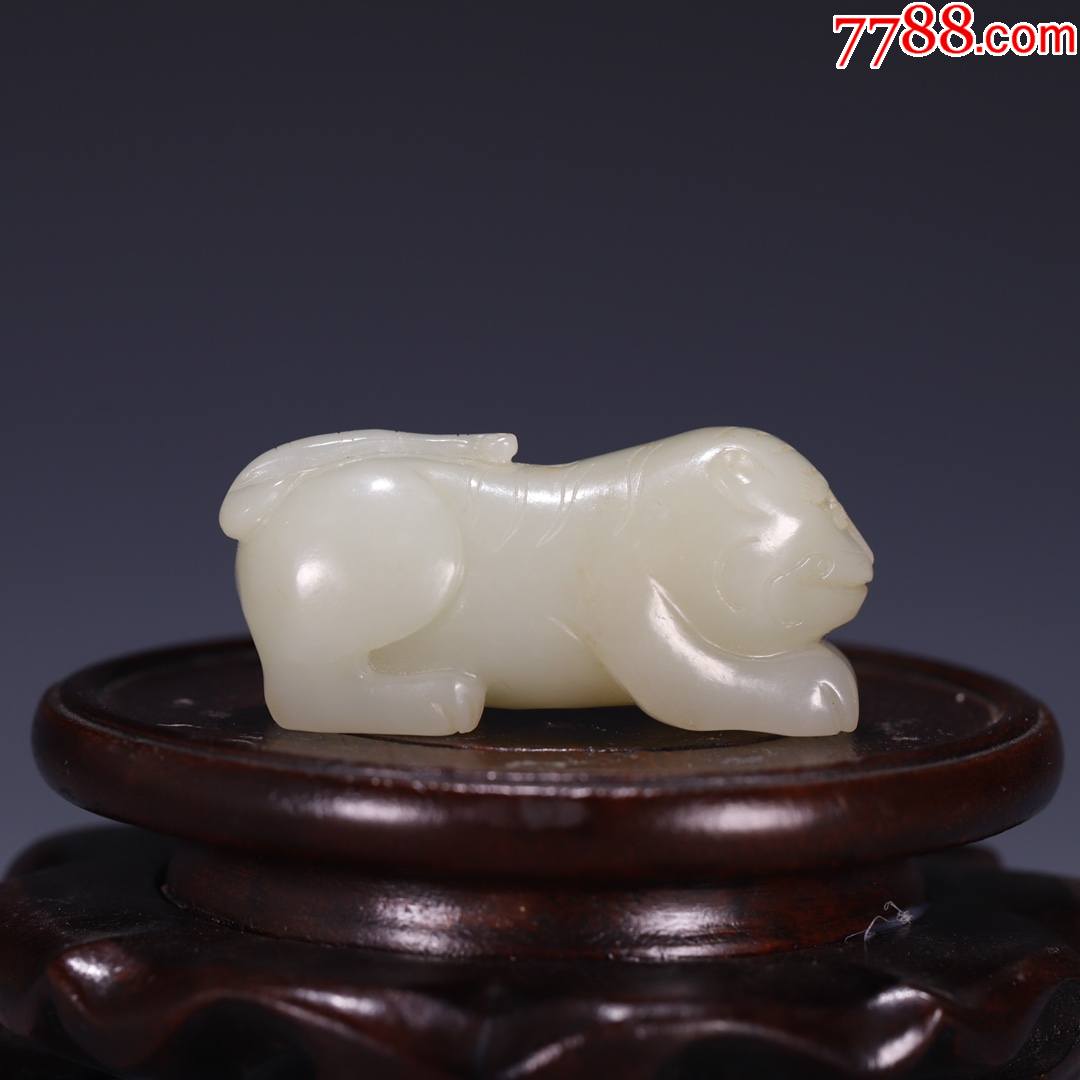 和田玉虎雕件