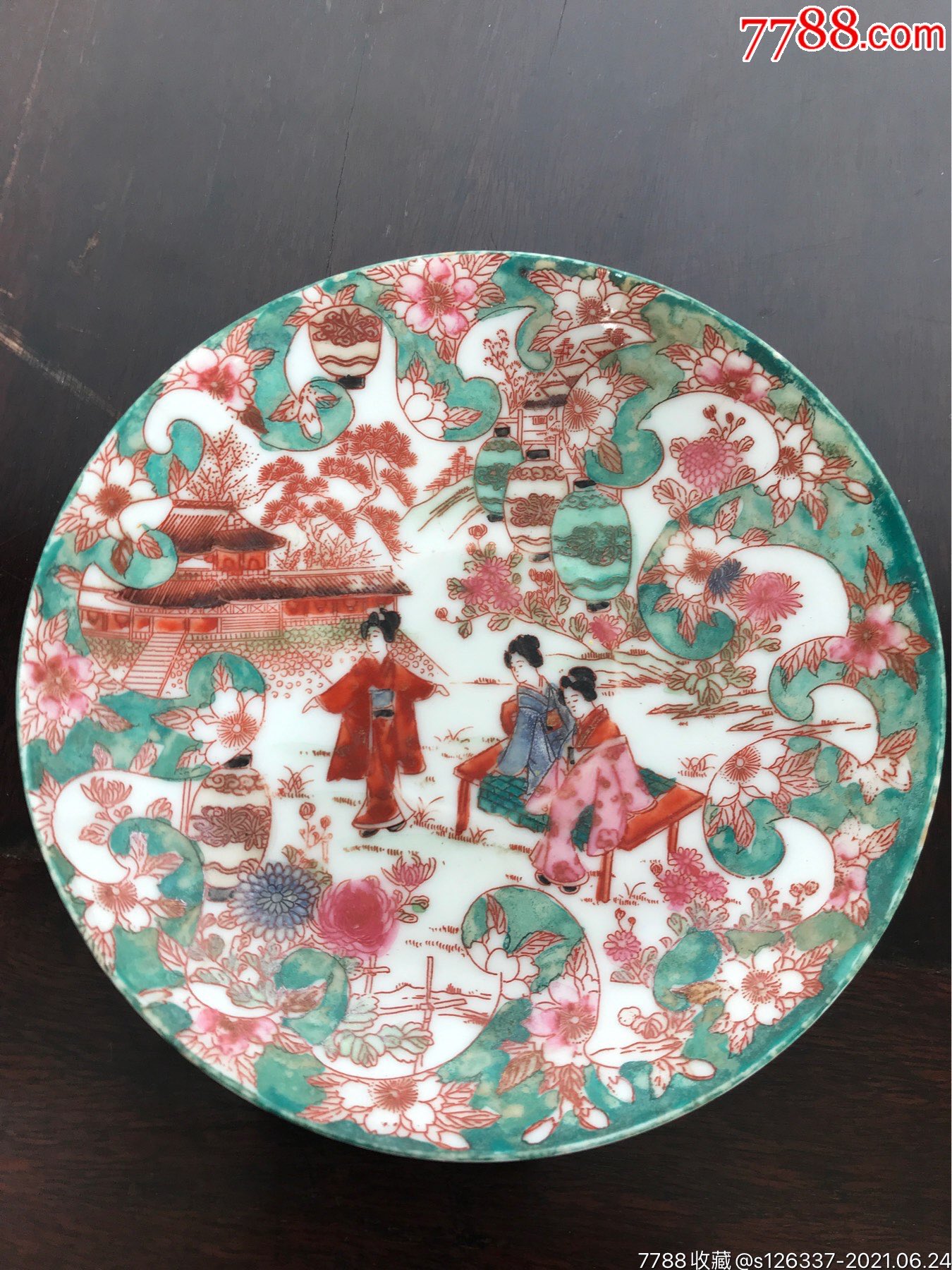 晚清民国粉彩日本瓷仕女花卉盘直径14厘米,高2.