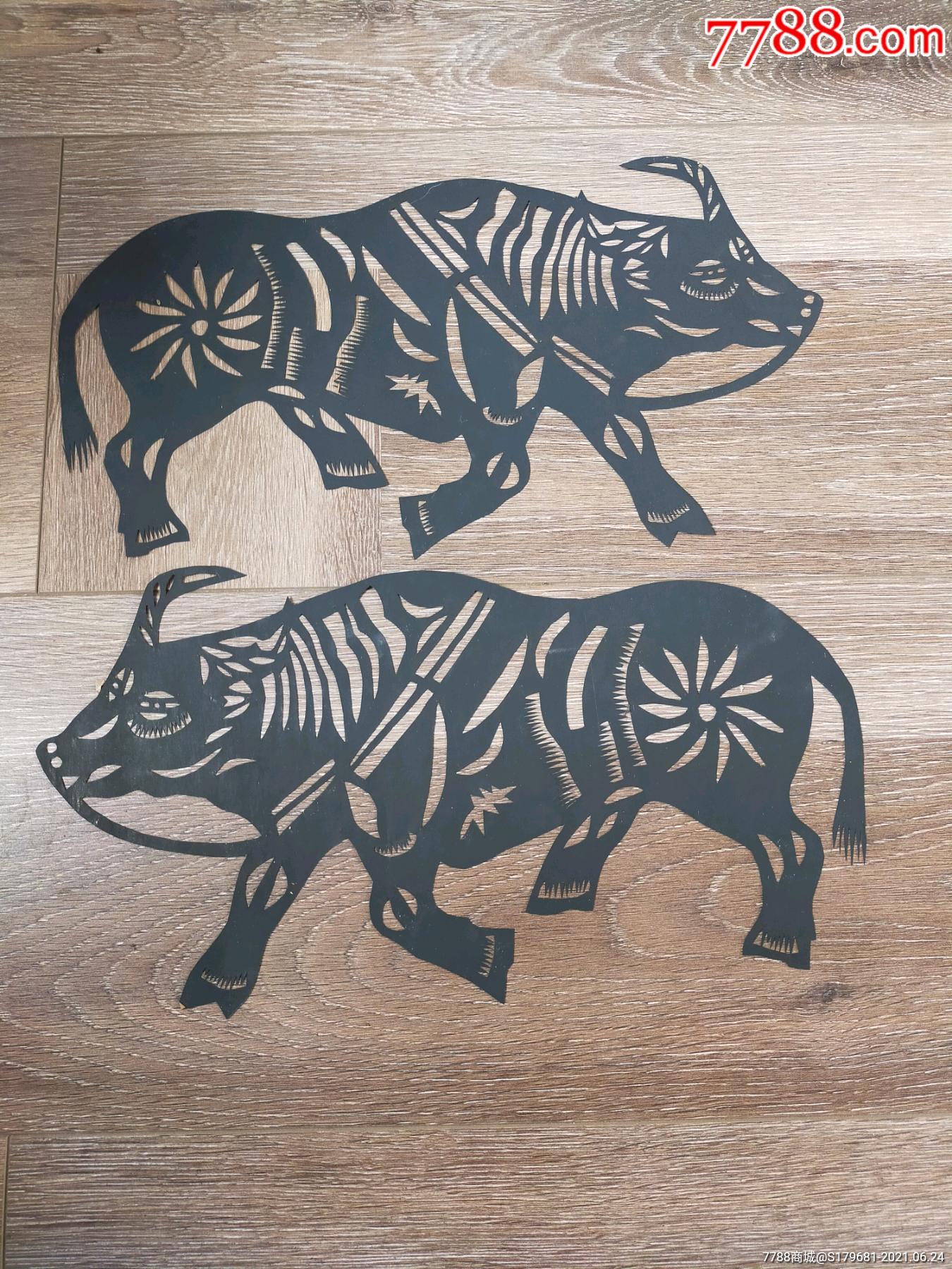 民国时期墨色剪纸老牛一对