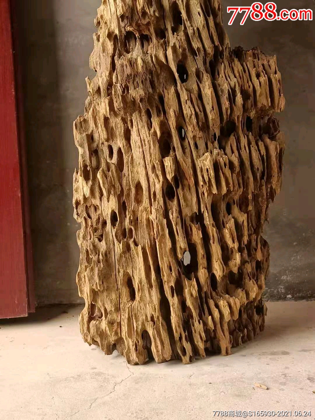 精品收藏千年风化吓木摆件千疮百孔寓意吉祥是茶室会所装修摆放佳品