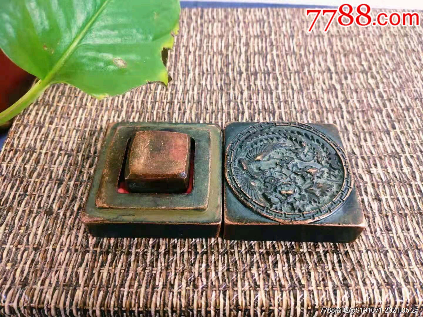 天津收来早期钱松岩画家珍藏印,铜盒铜印章.十分有手感.