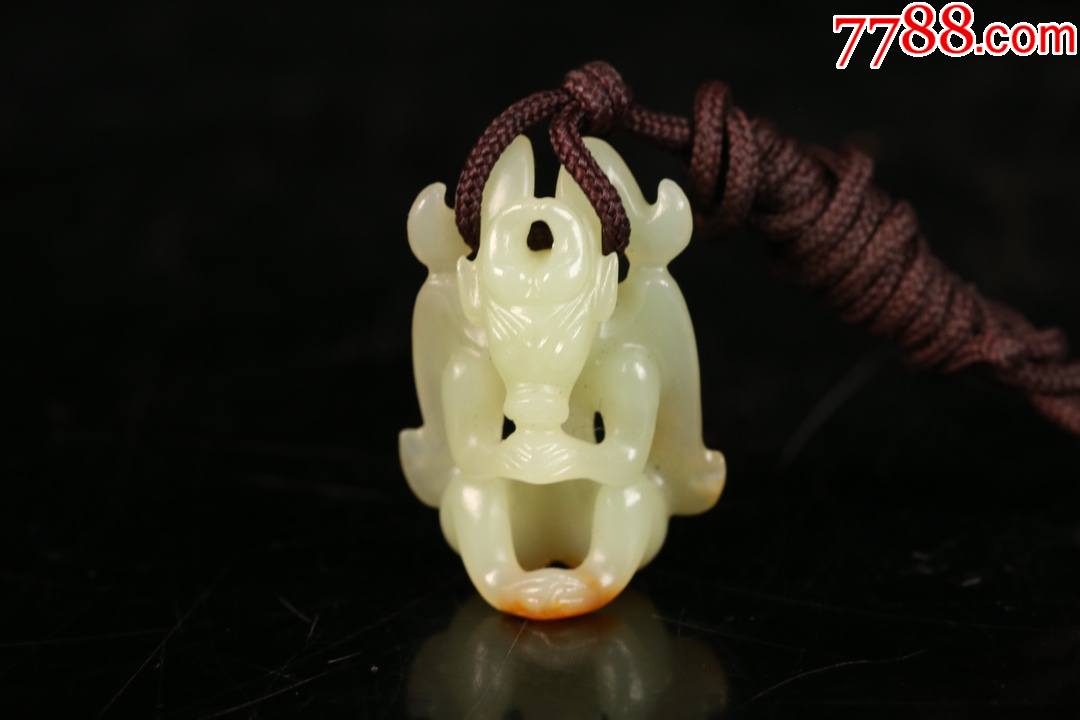 红山文化太阳神玉件