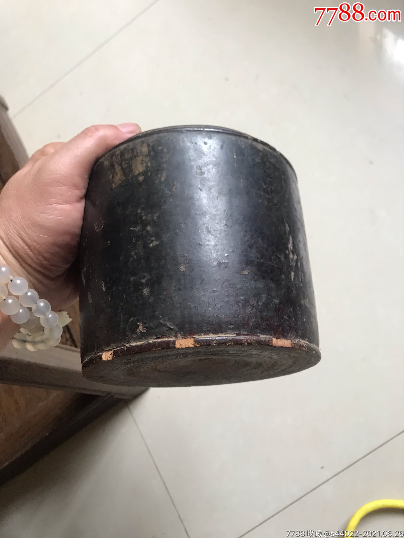 明代金丝楠木刷大漆笔筒