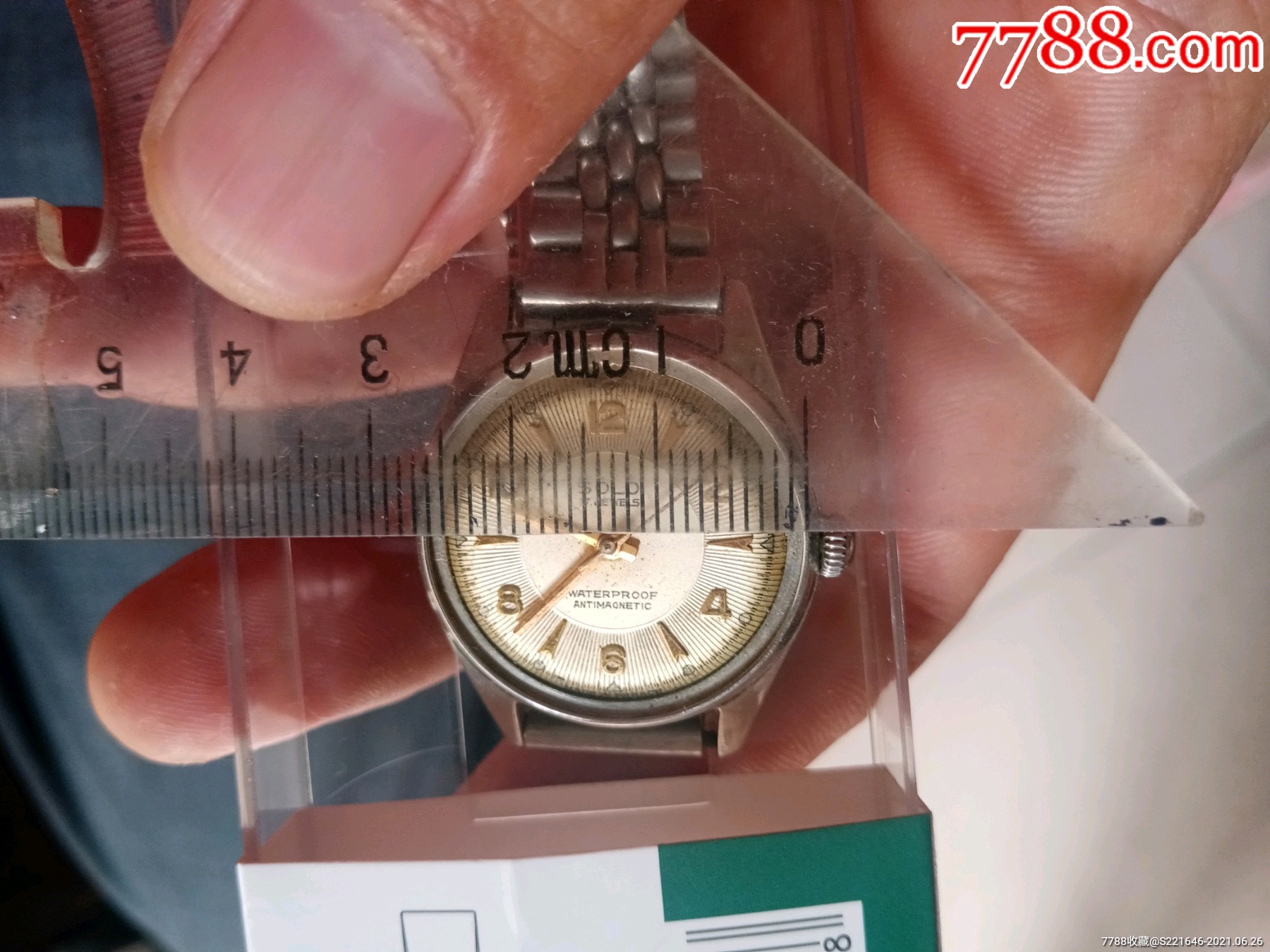 法国solo老机械手表,可以走,没有表蒙,秒针和分针绊住了.