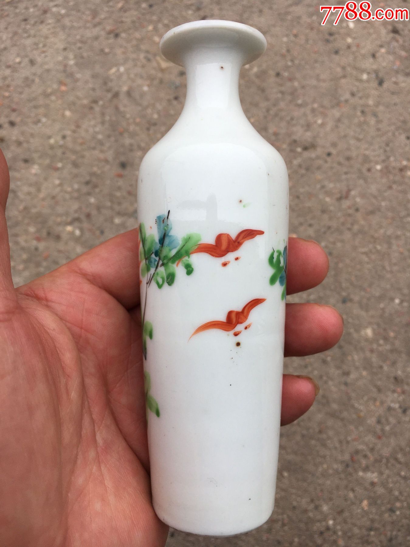 晚清民国粉彩花卉赏瓶一对