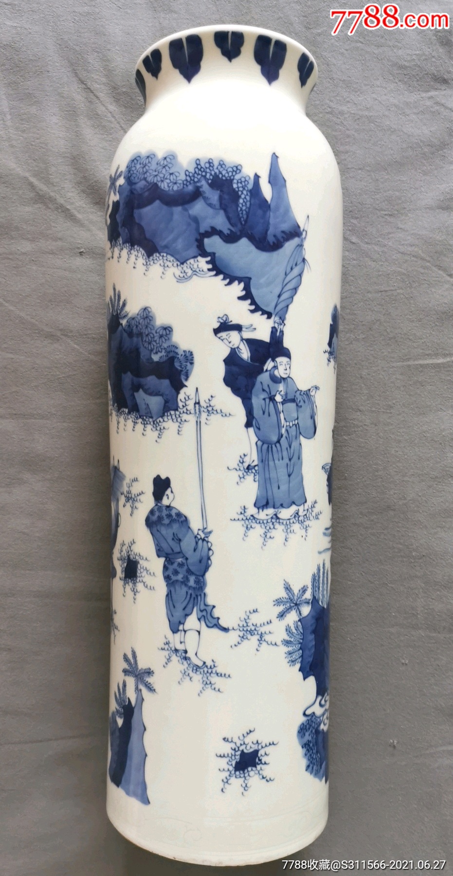 康熙青花人物纹筒瓶